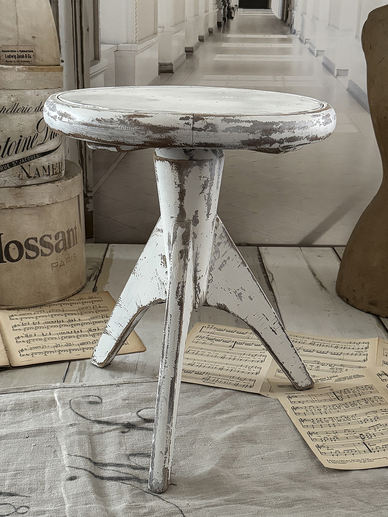 Alter, wertiger Klavierhocker im Shabby-Stil***