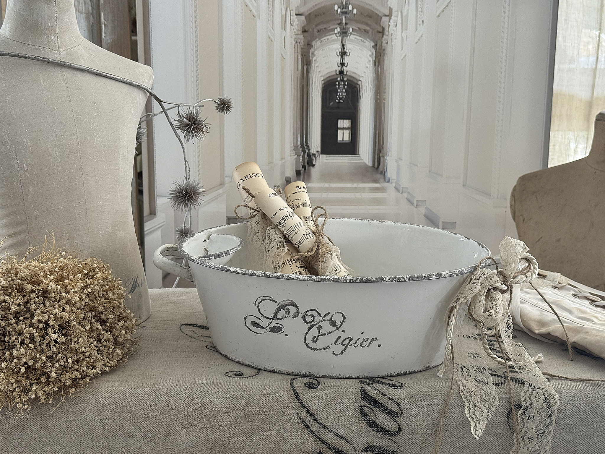 Süße Waschschüssel mit romantischer Deko***