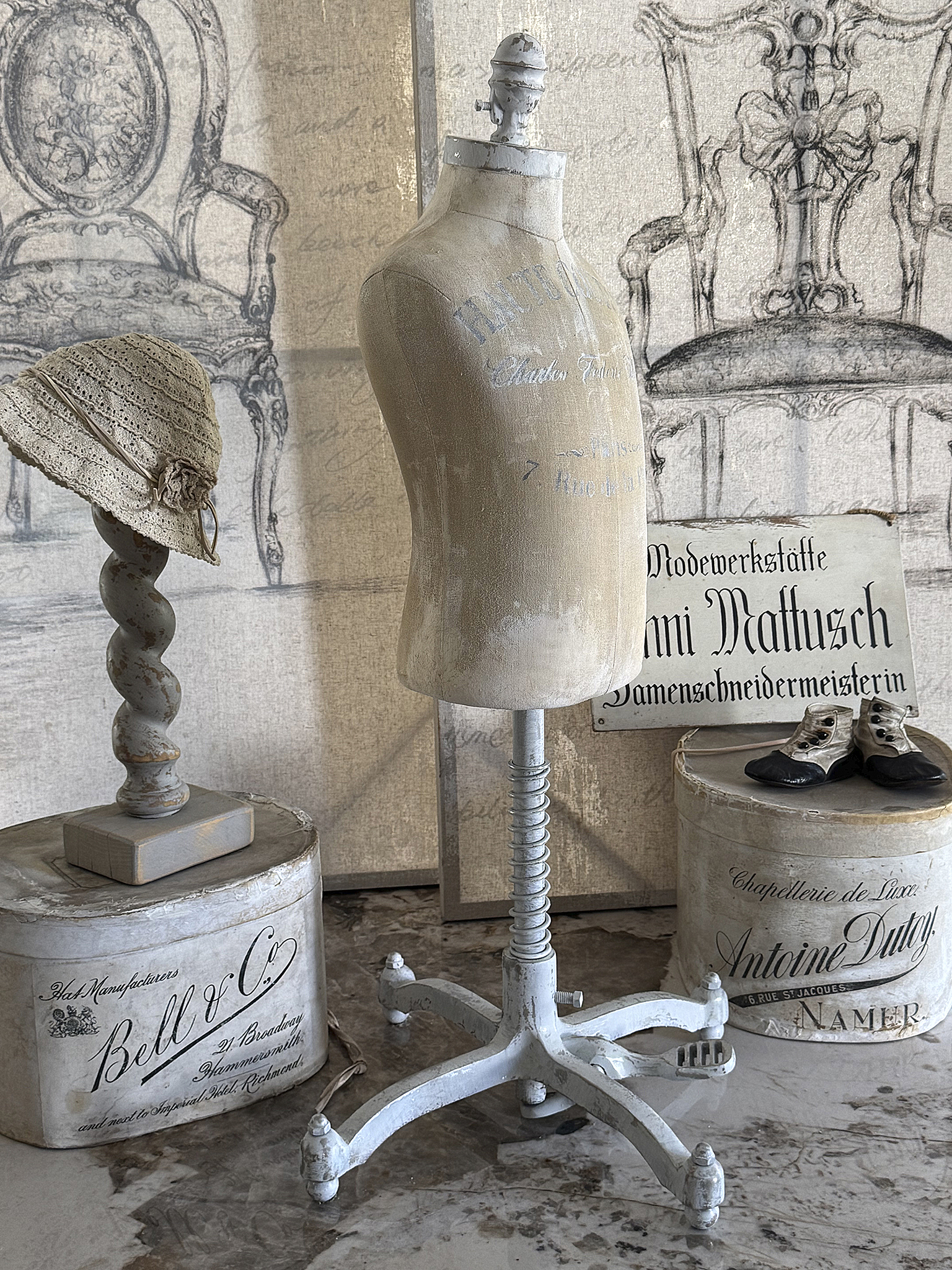 Reizende Kinderschneiderpuppe „Haute Couture“ im edlen Shabby-Chic***