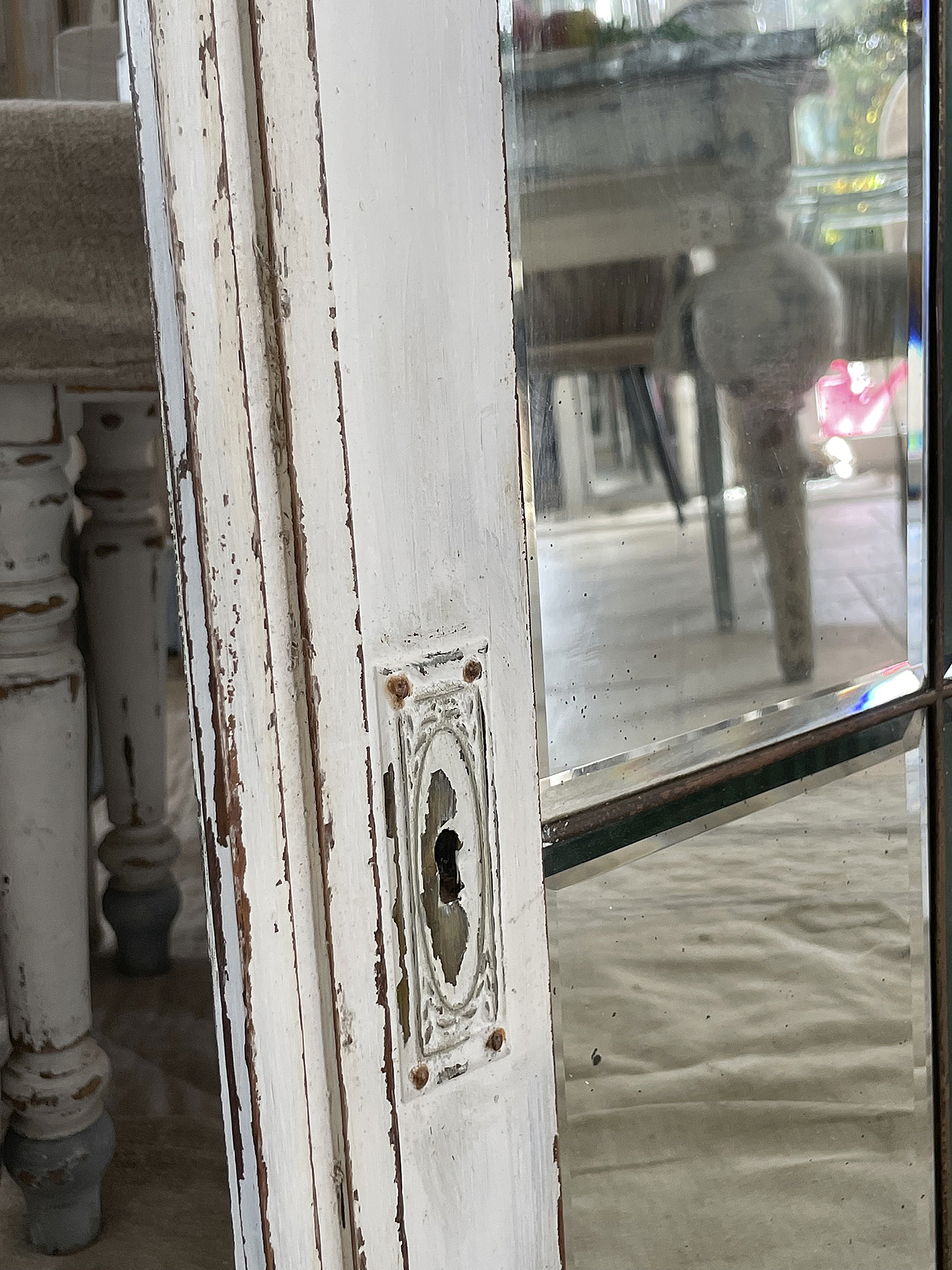 Antike Schranktür mit eingelassenen Spiegeln***