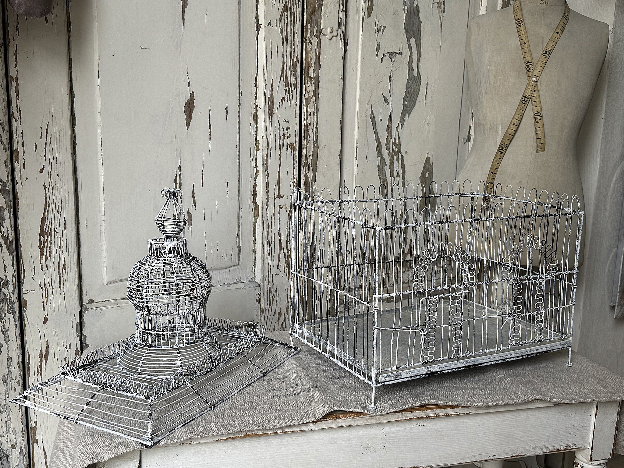 Zauber der Vergangenheit – antiker französischer Vogelkäfig***