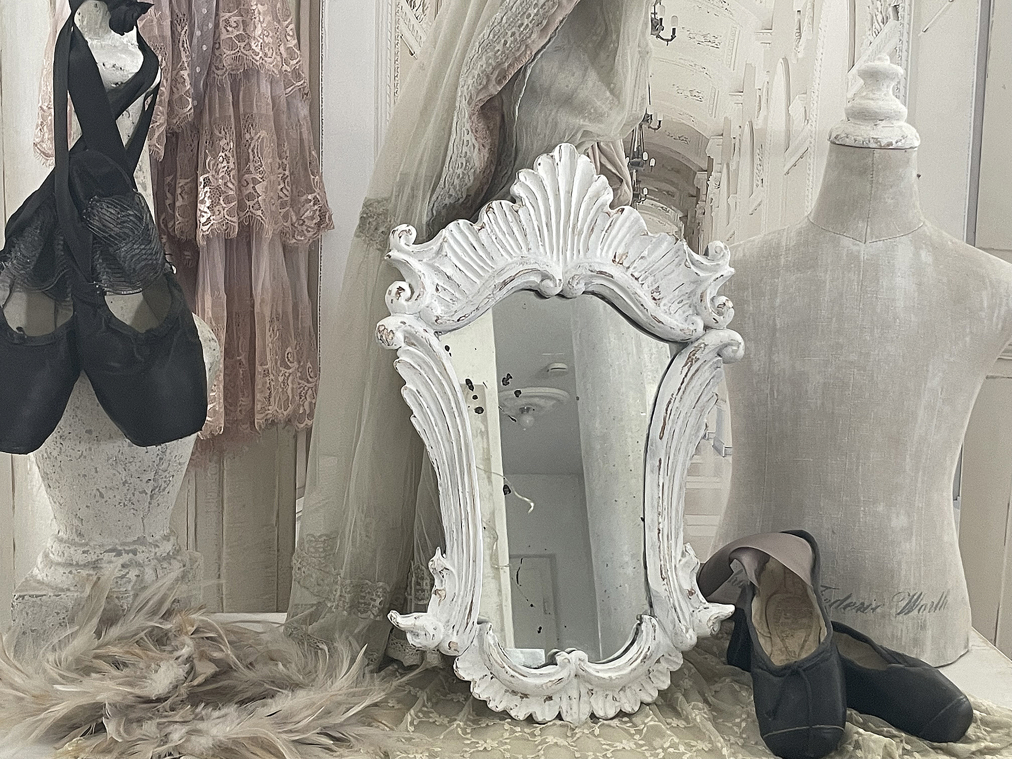 Romantischer alter kleiner Spiegel***