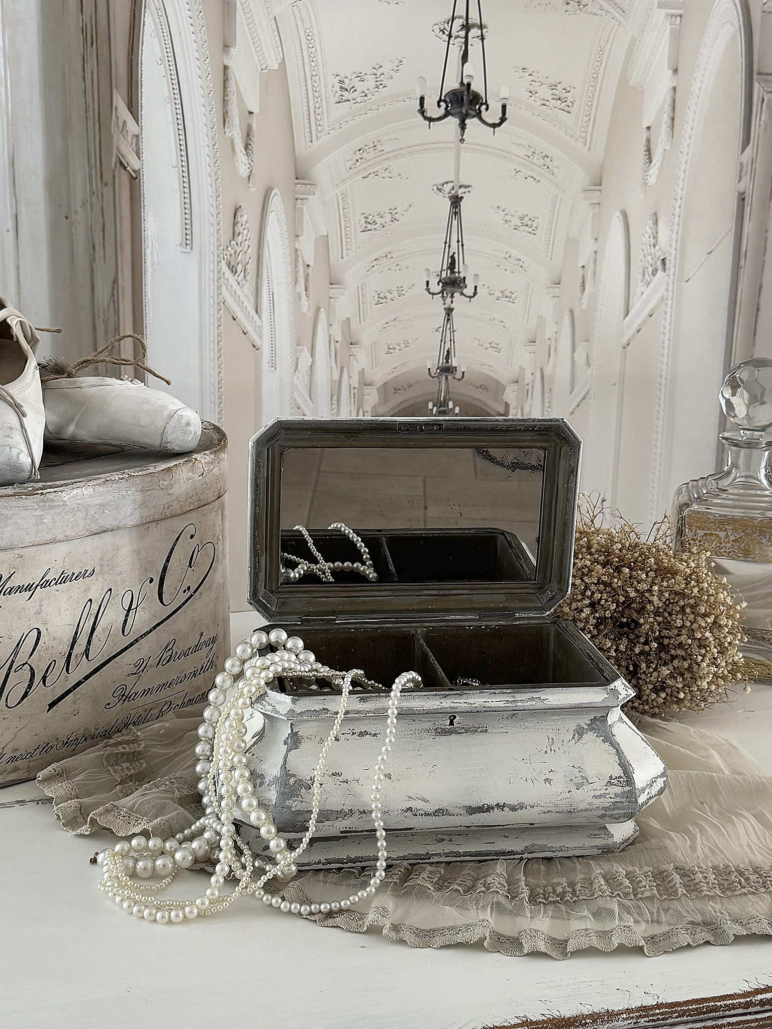 Antike Schmuckschatulle mit Spiegel – im Shabby Chic***