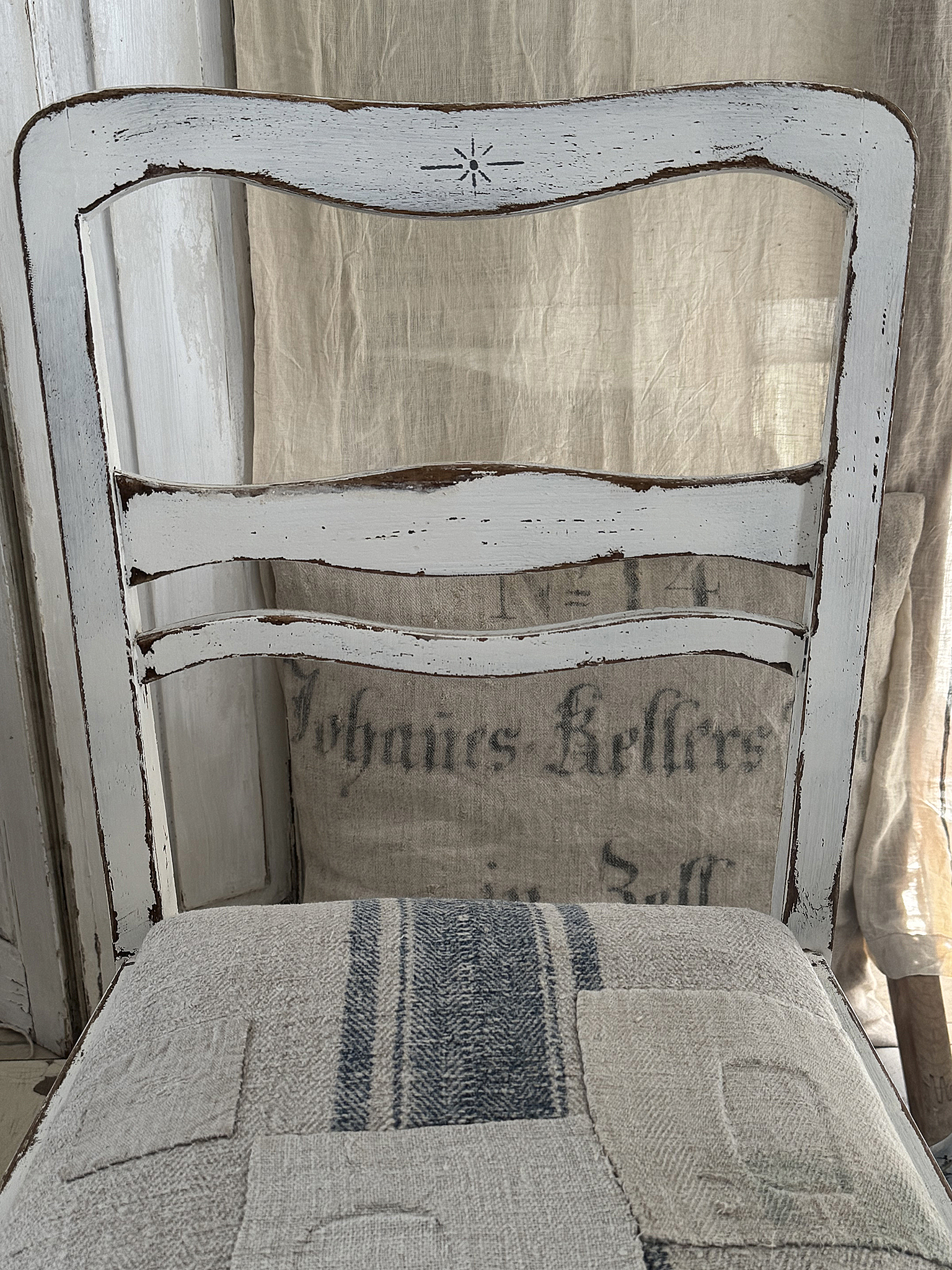 Alter Polsterstuhl mit Mehlsack Shabby-pur***