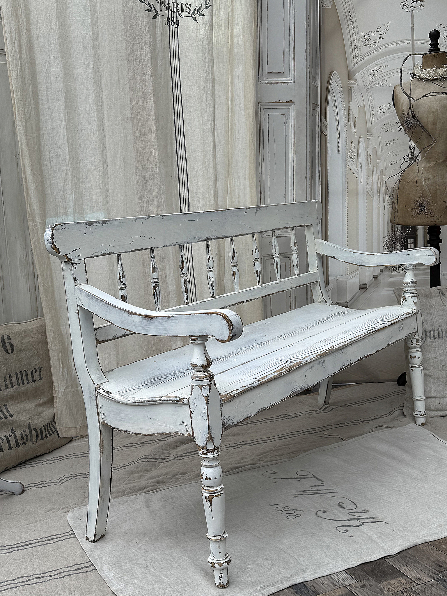 Wunderschöne antike Shabby-Bank -Gründerzeit-Schätzchen