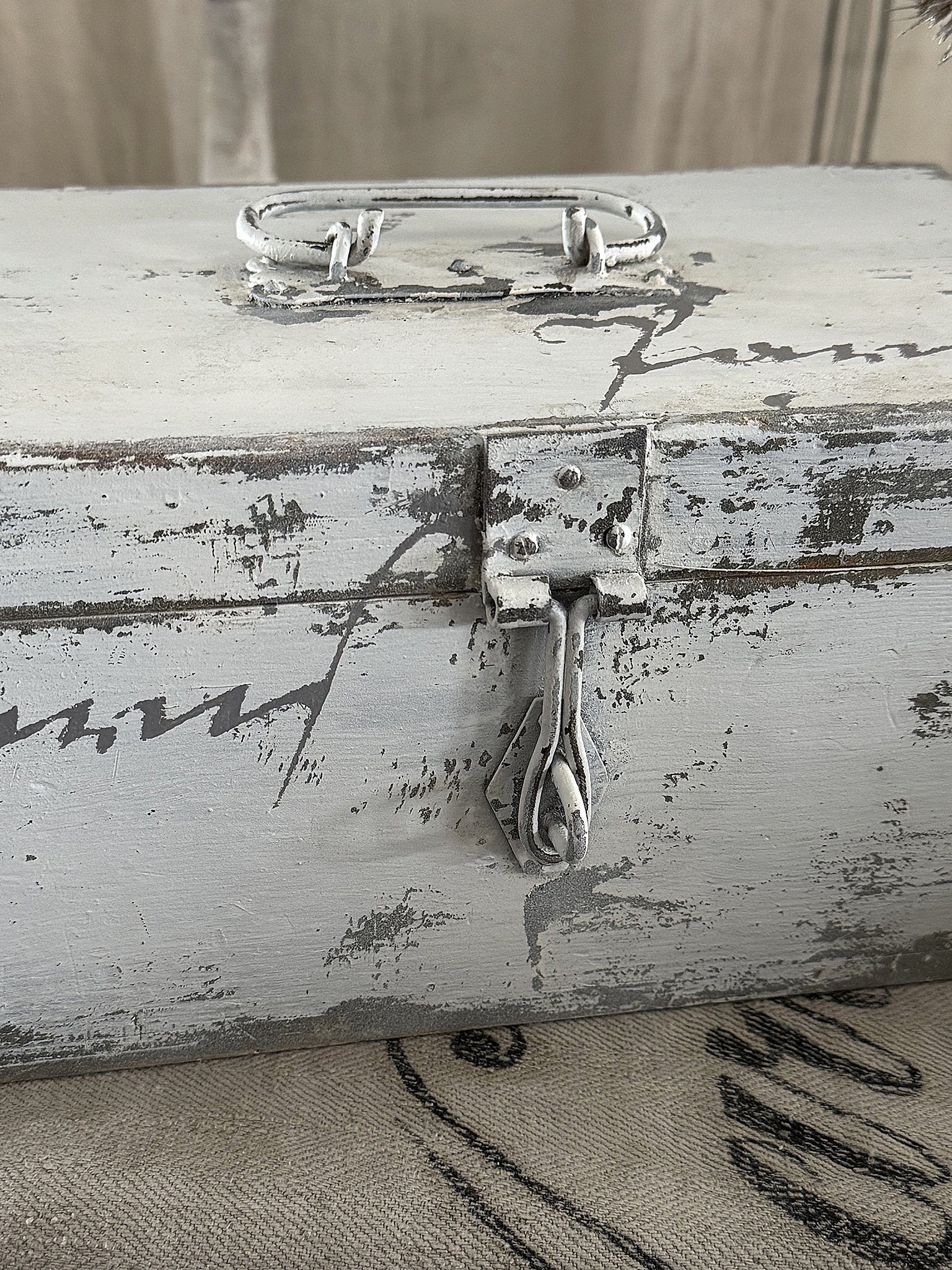   Schöne alte Holzkiste mit Geschichte***