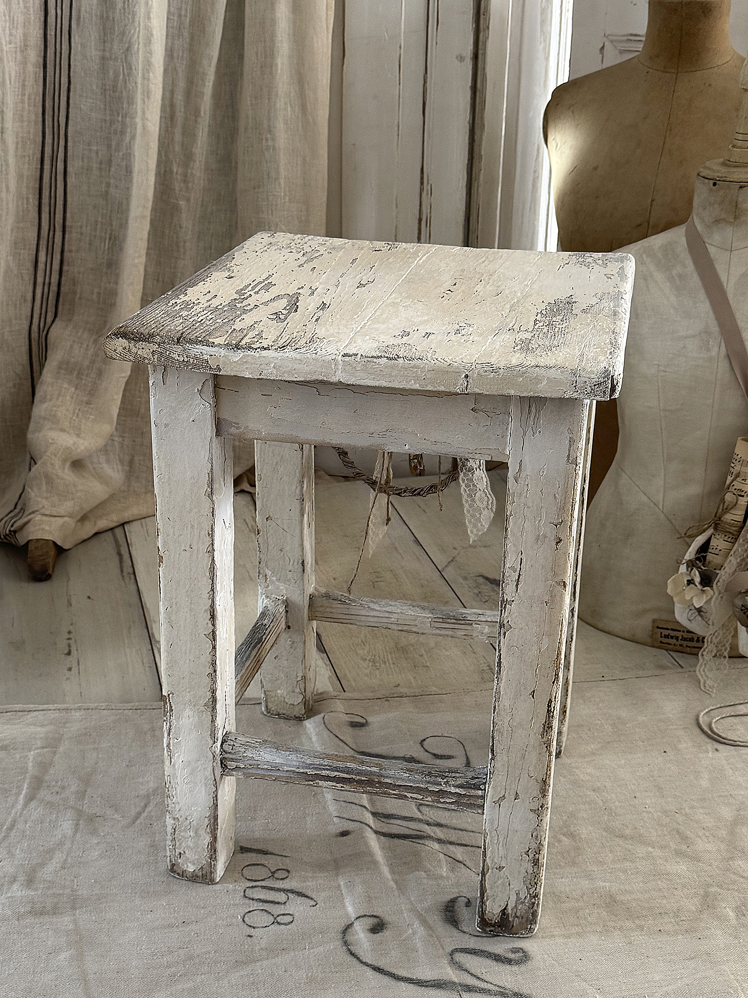 Alter Hocker Shabby pur***