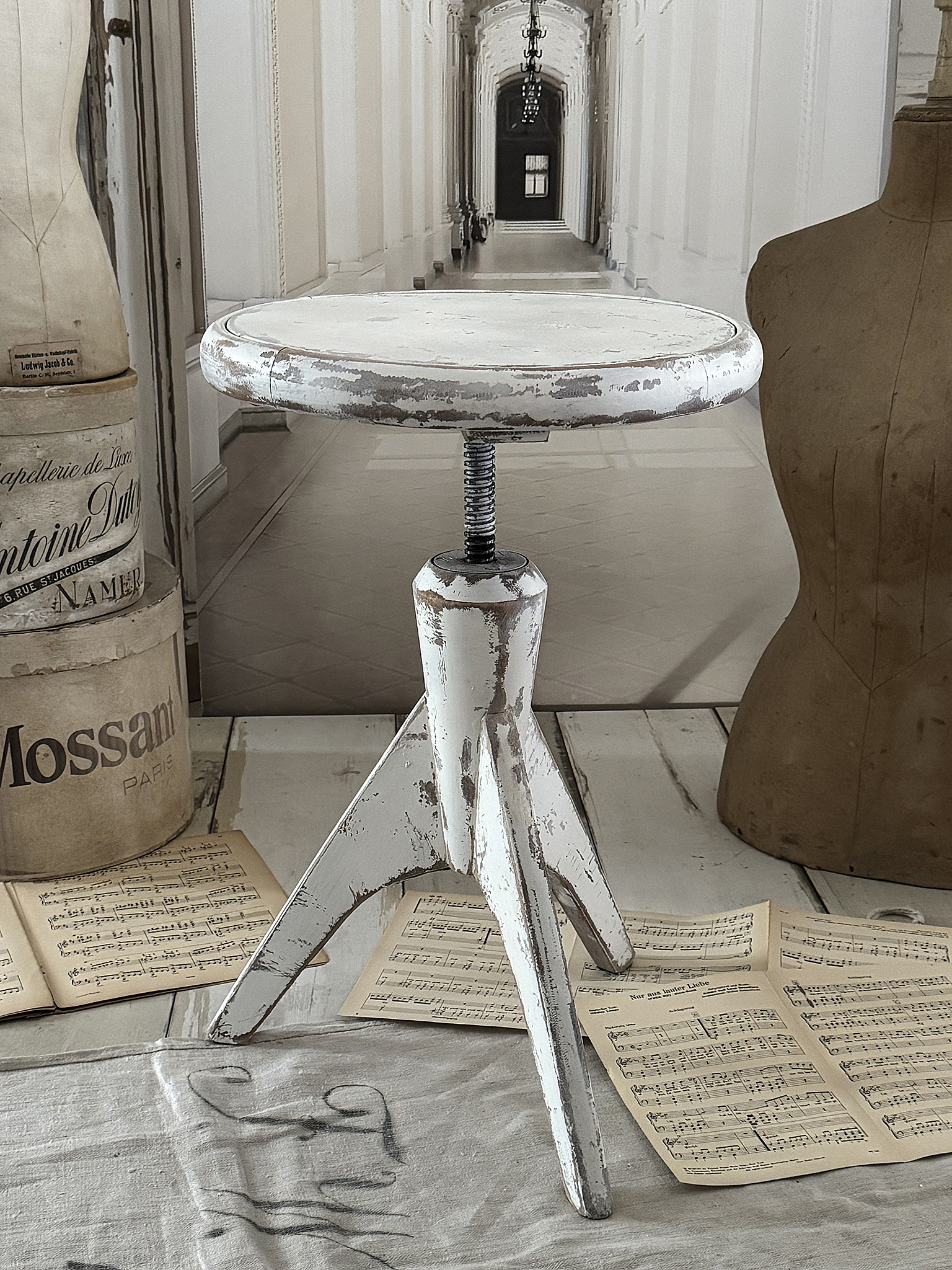 Alter, wertiger Klavierhocker im Shabby-Stil***