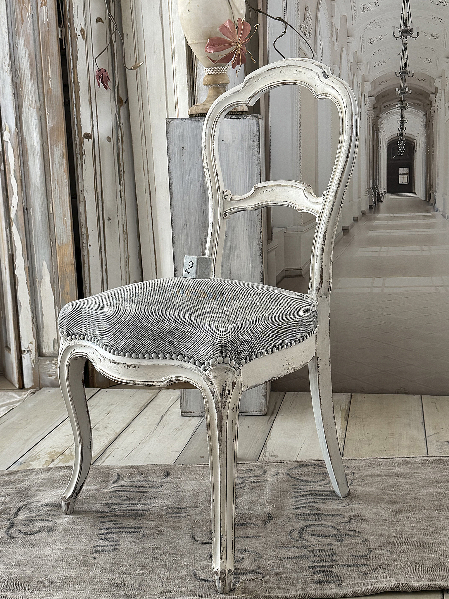 Antike Louis-Philippe-Stühle im authentischen Shabby Chic***