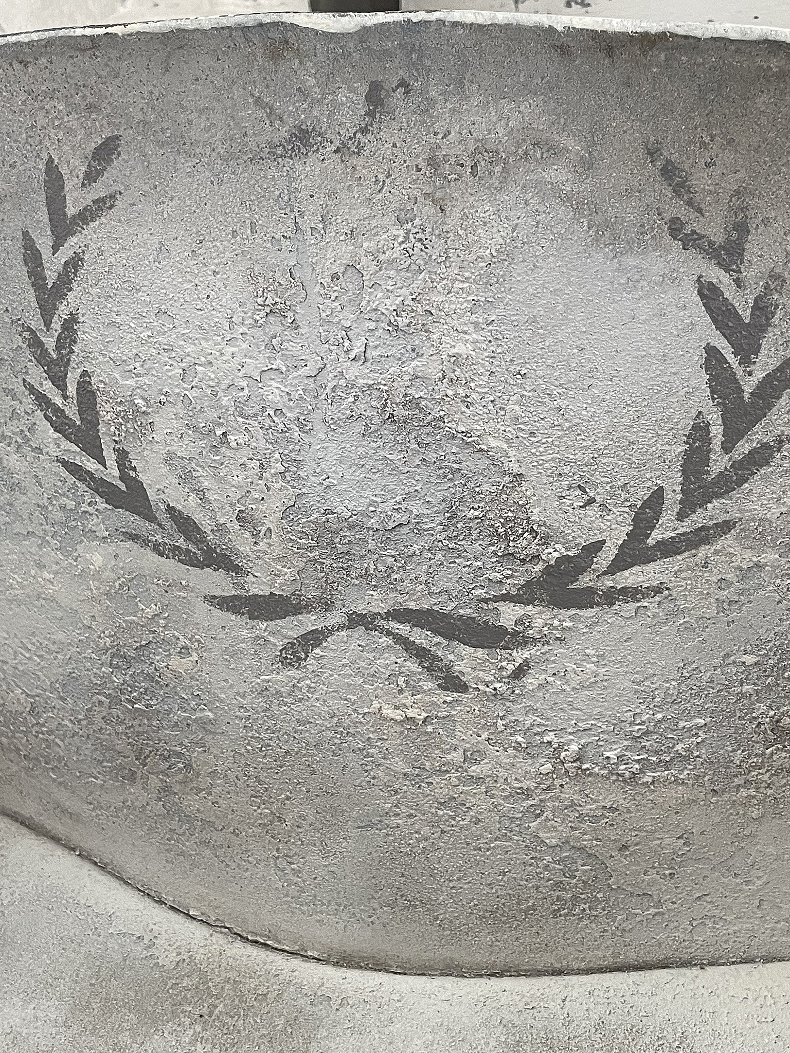 Alte Ernteschüssel aus Zink im weißen Kleidchen*** Alte Ernteschüssel aus Zink im weißen Kleidchen***