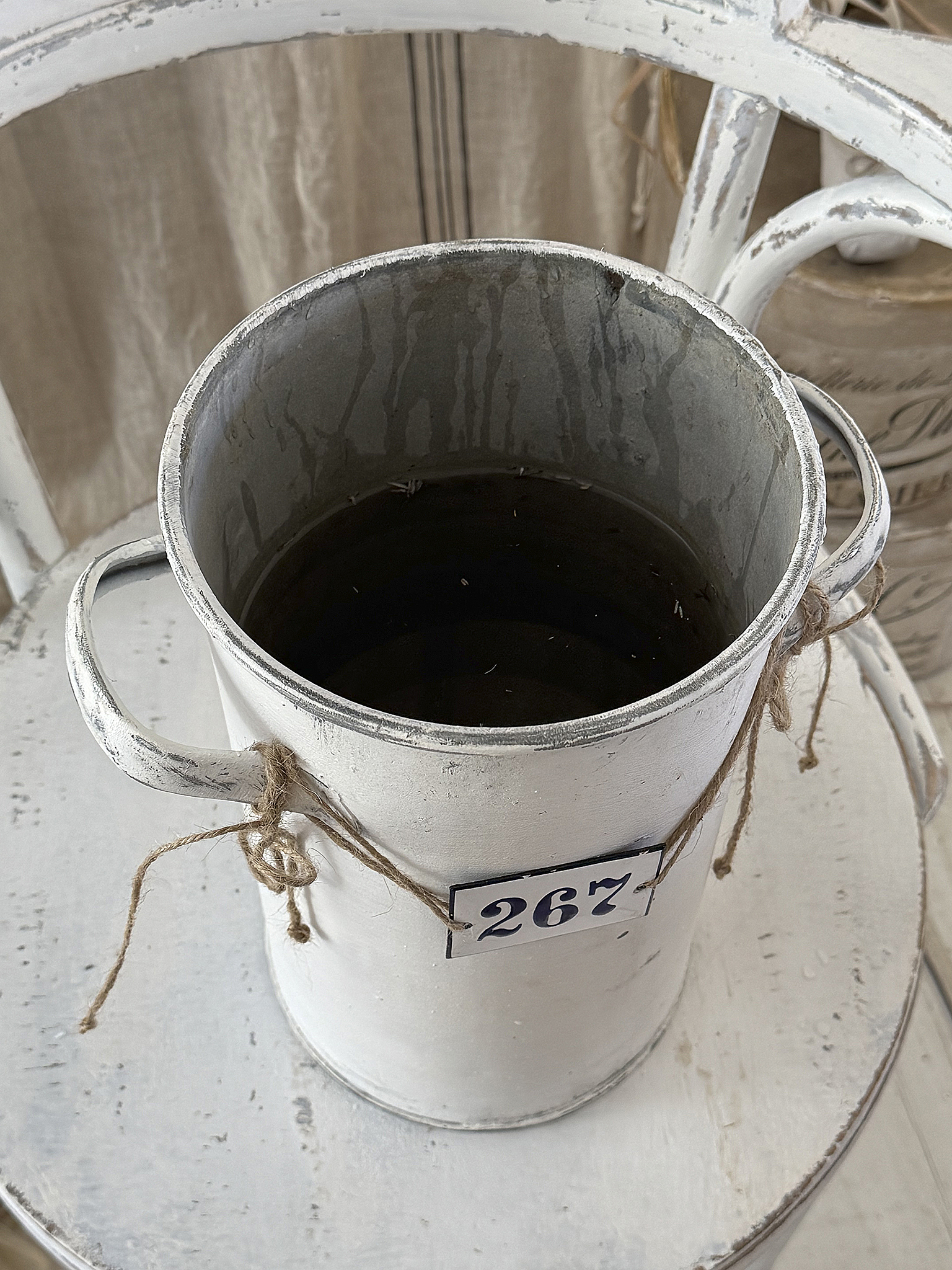 Alter Zinktopf im Shabby Chic mit Emaille-Schildchen Nr. 267***