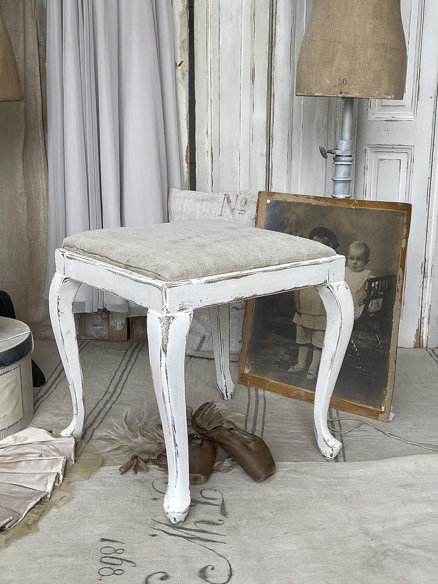 Alter wertiger Chippendale Hocker 2***