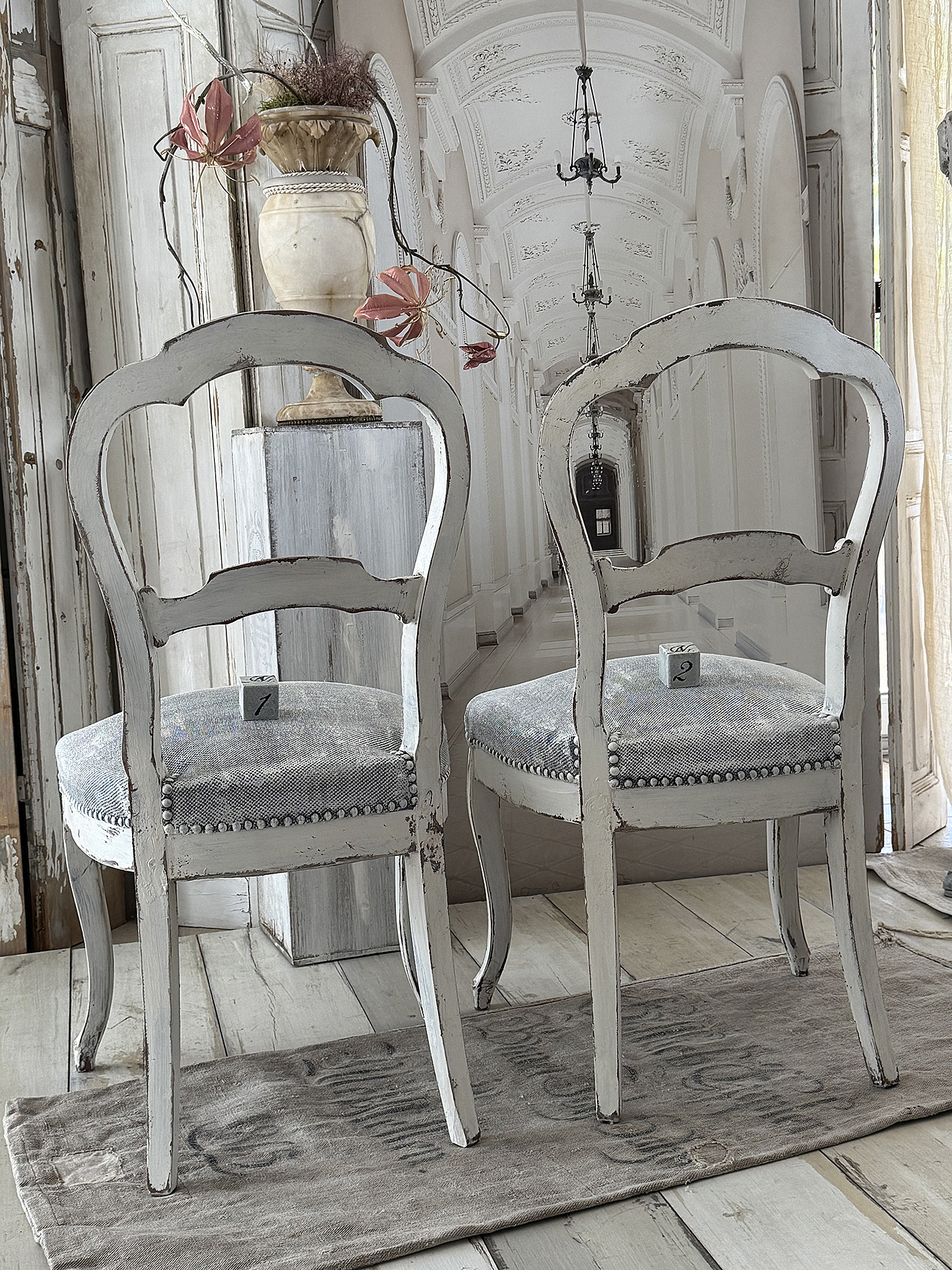 Antike Louis-Philippe-Stühle im authentischen Shabby Chic***