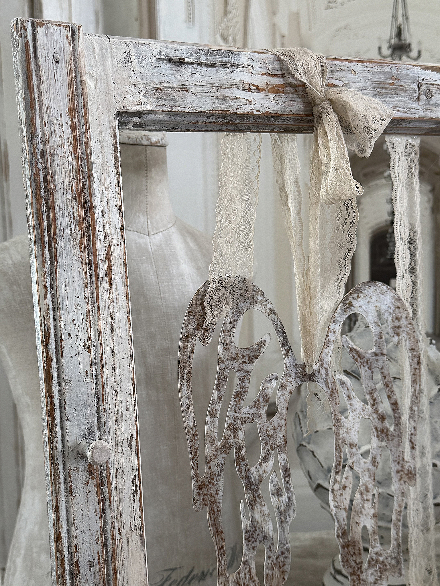 Süßer, alter Holzfensterrahmen – mit Engelflügel & filigranem Spitzenband*** Süßer, alter Holzfensterrahmen – mit Engelflügel & filigranem Spitzenband***