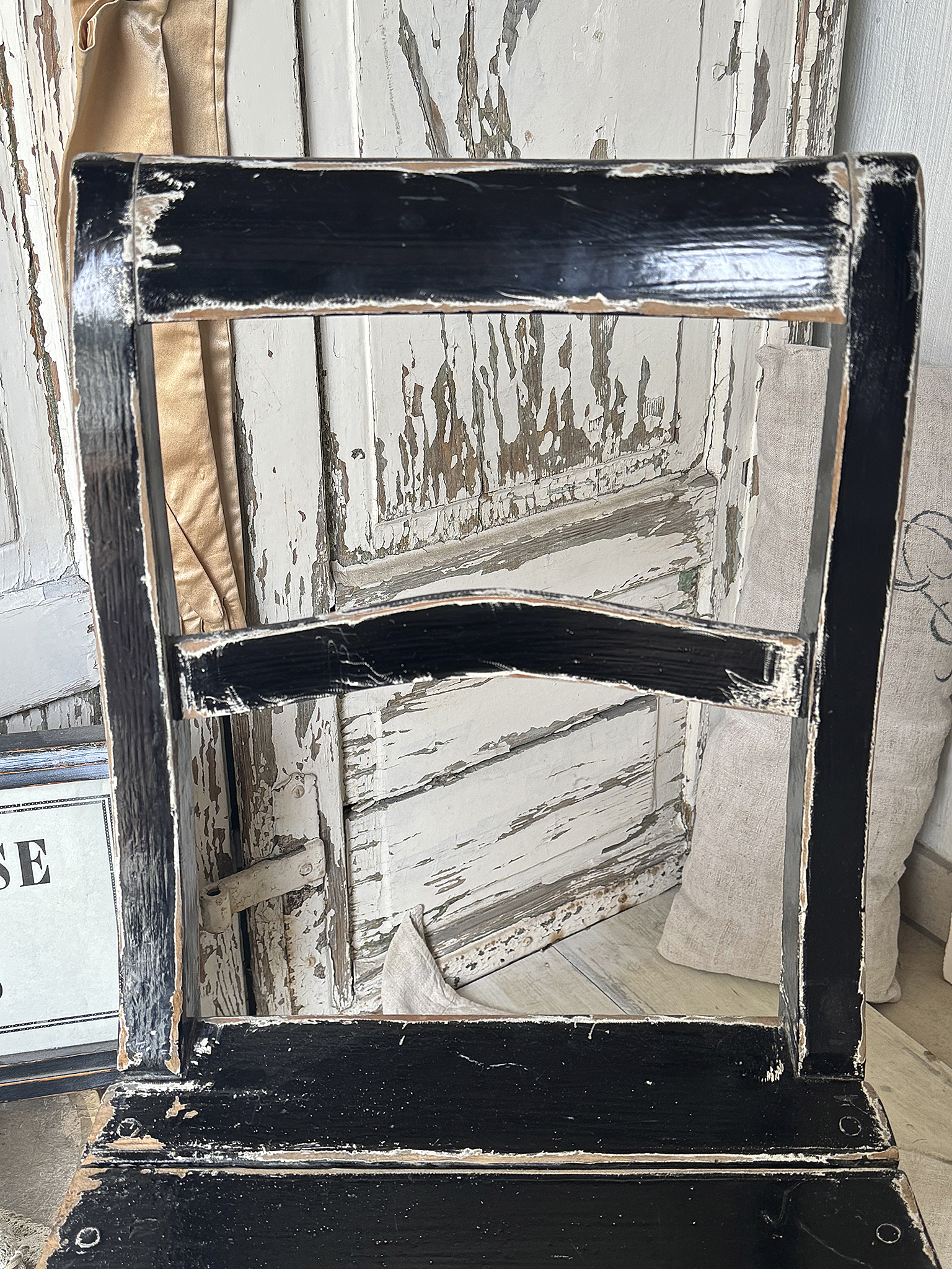 Antiker Biedermeier-Stuhl im originalen schwarzen Lack – Charakter trifft Eleganz***