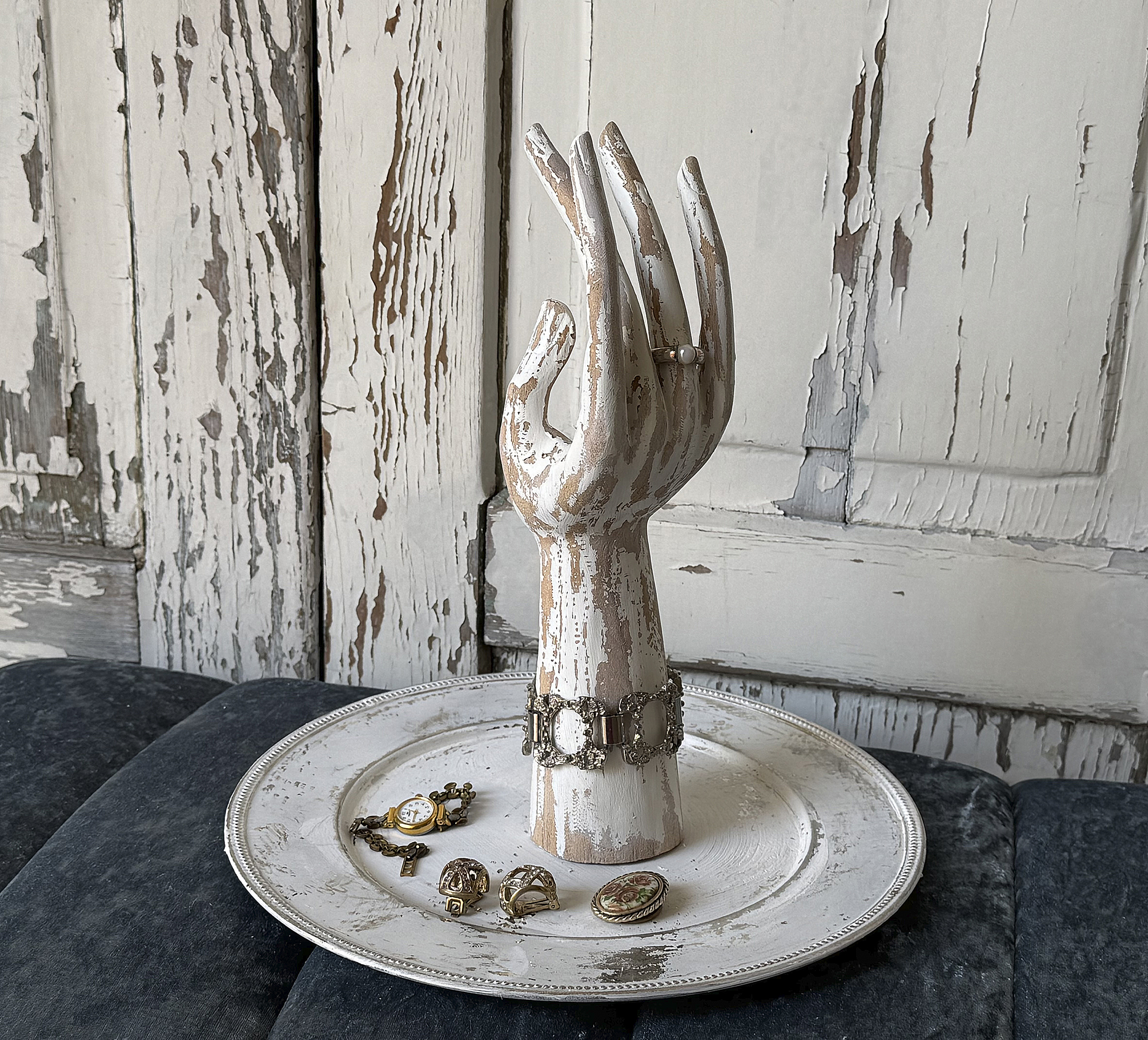 Schmuckhand aus Holz mit passendem Teller***