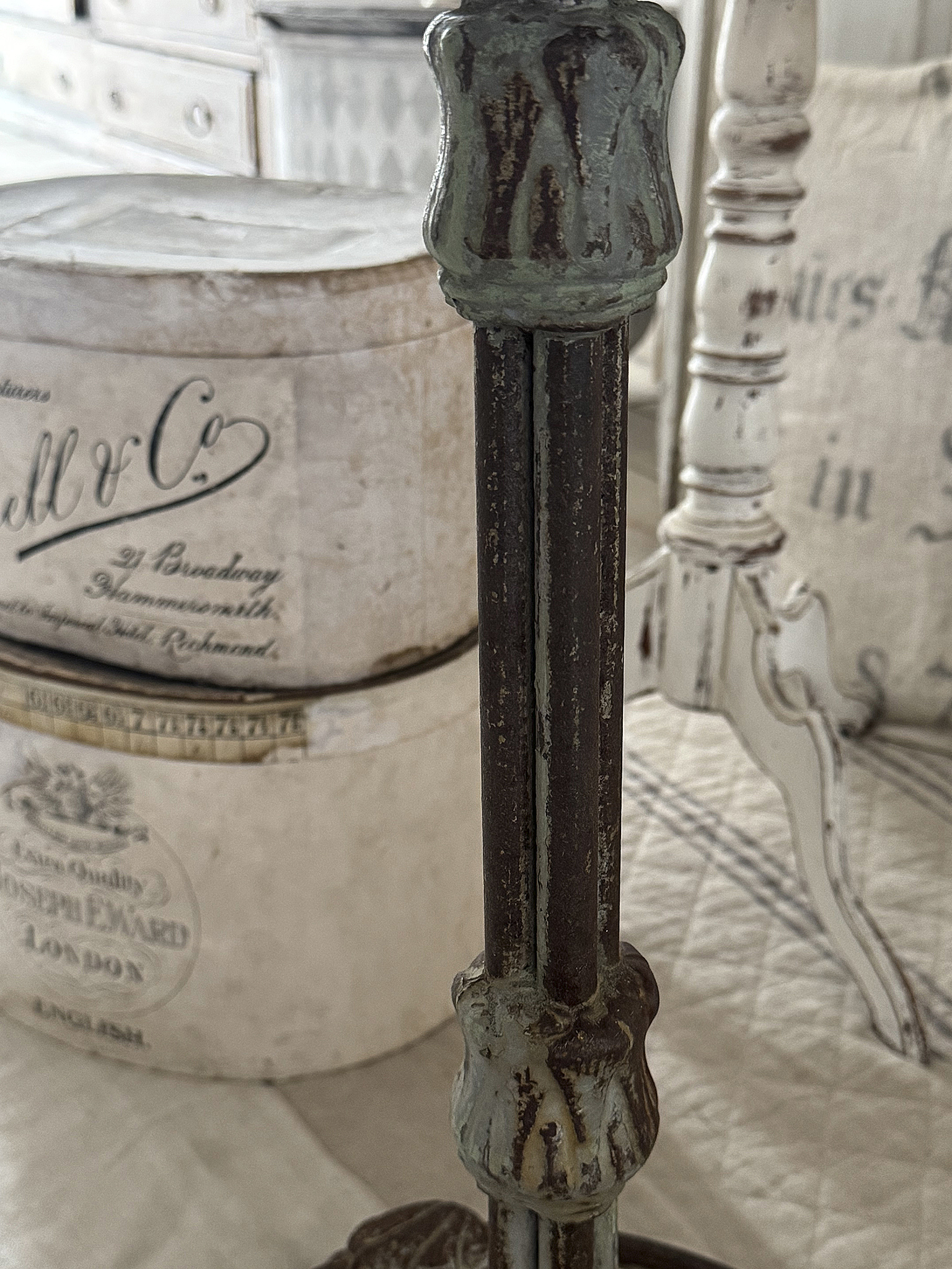 Vintage-Schätzchen antiker Bistrotisch*** Vintage-Schätzchen antiker Bistrotisch***