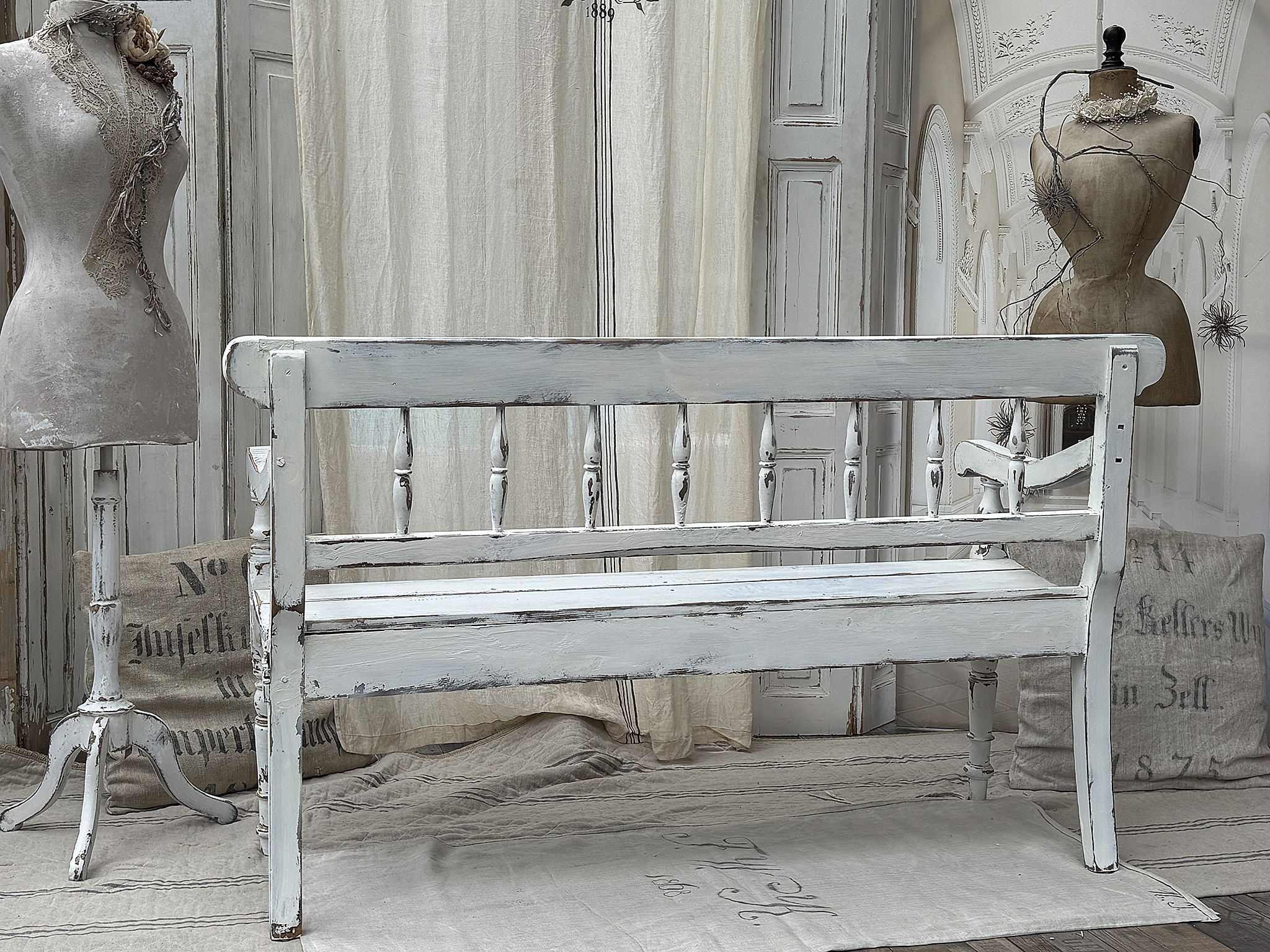 Wunderschöne antike Shabby-Bank -Gründerzeit-Schätzchen