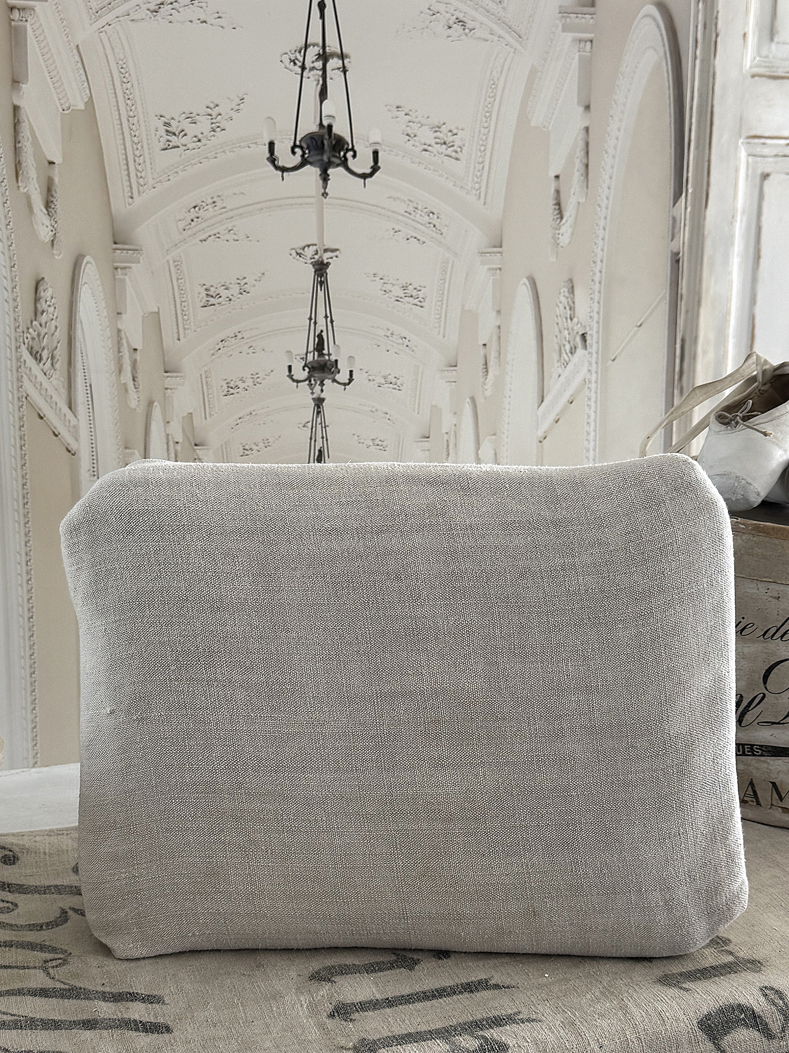  Verwandlungskünstler im Shabby-Look – Alter Gobelin-Fußhocker***