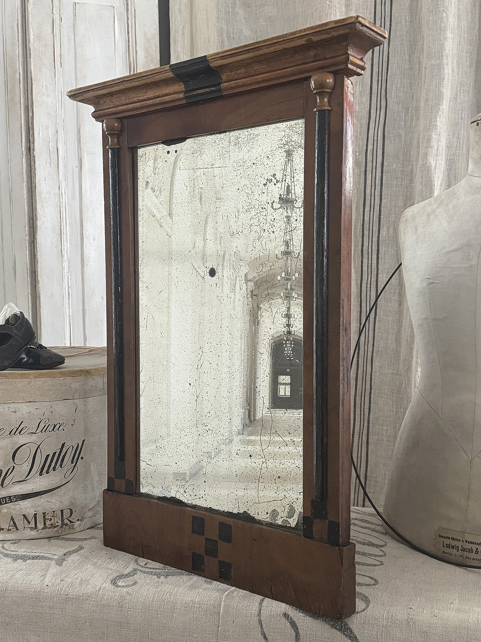 Antiker Holzspiegel mit originaler Spiegelpatina – Jugendstil / frühes Art Déco***