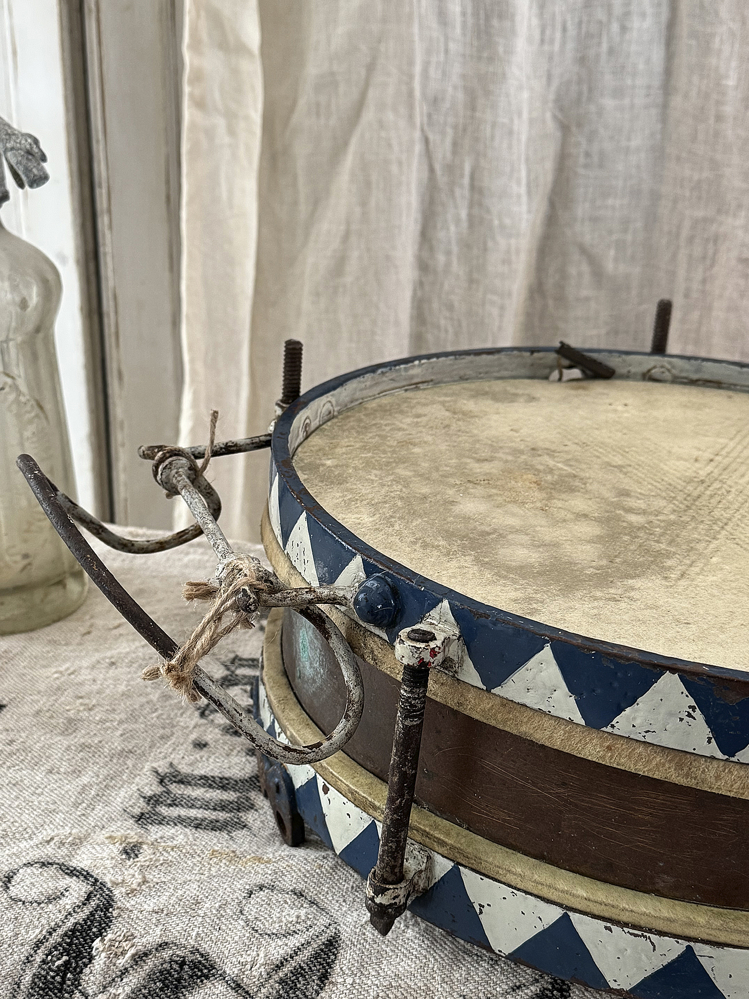 Zauberhafte antike Trommel mit Originalpatina und Messingdetails***