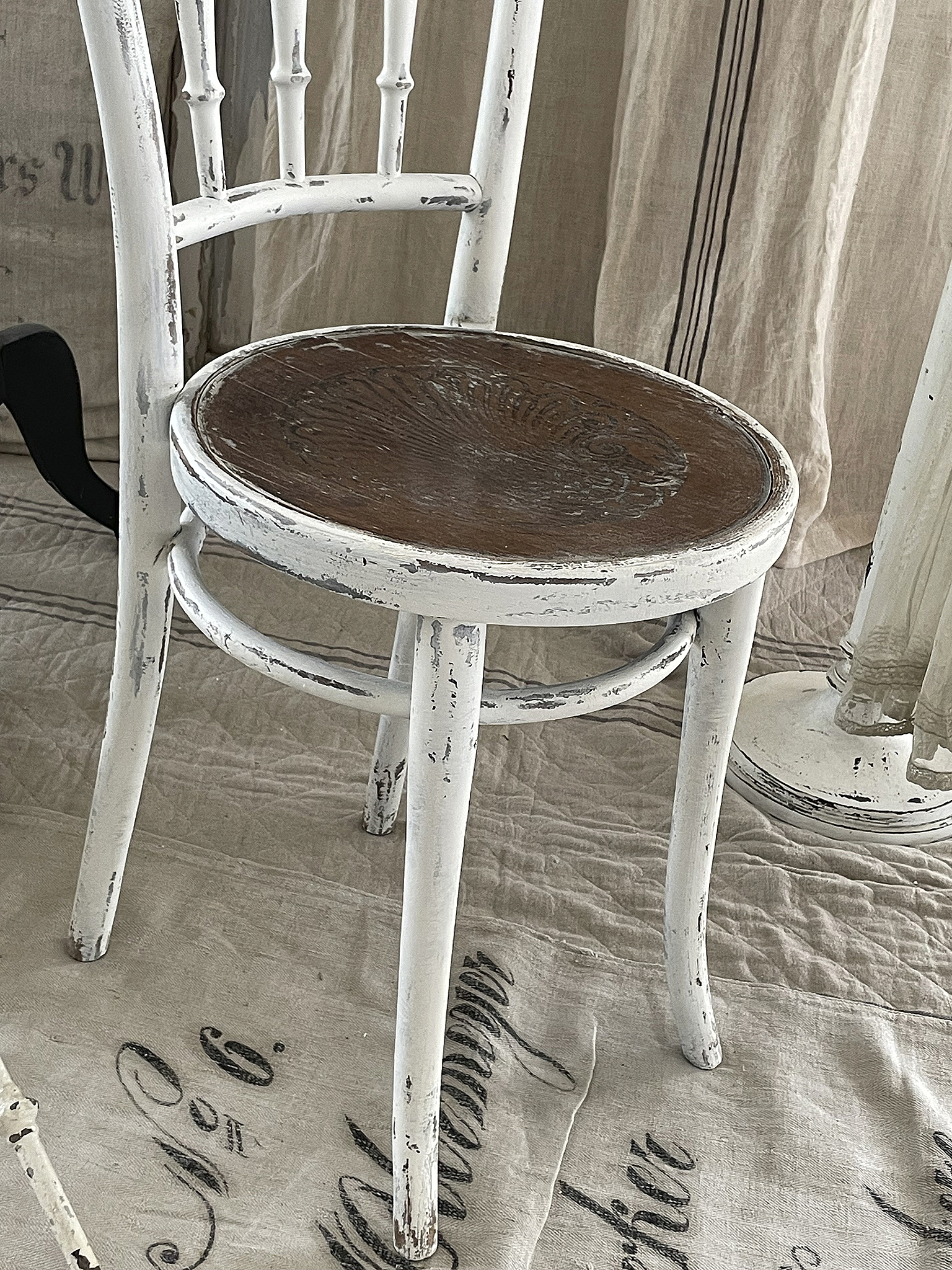 Antiker Thonet Bugholzstuhl Shabby-pur***