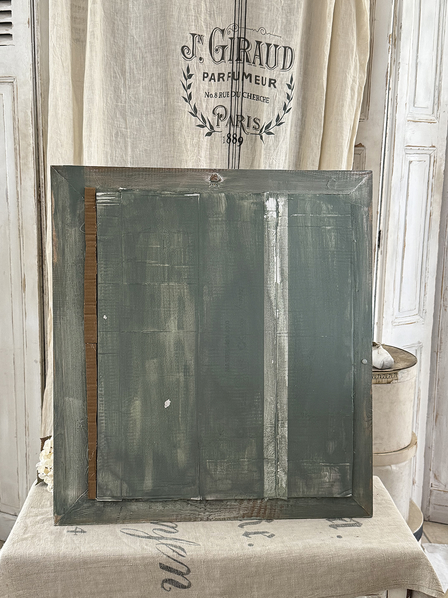Alter Holzspiegel im sanften Salbeigrün – zeitloser Vintage-Charme***