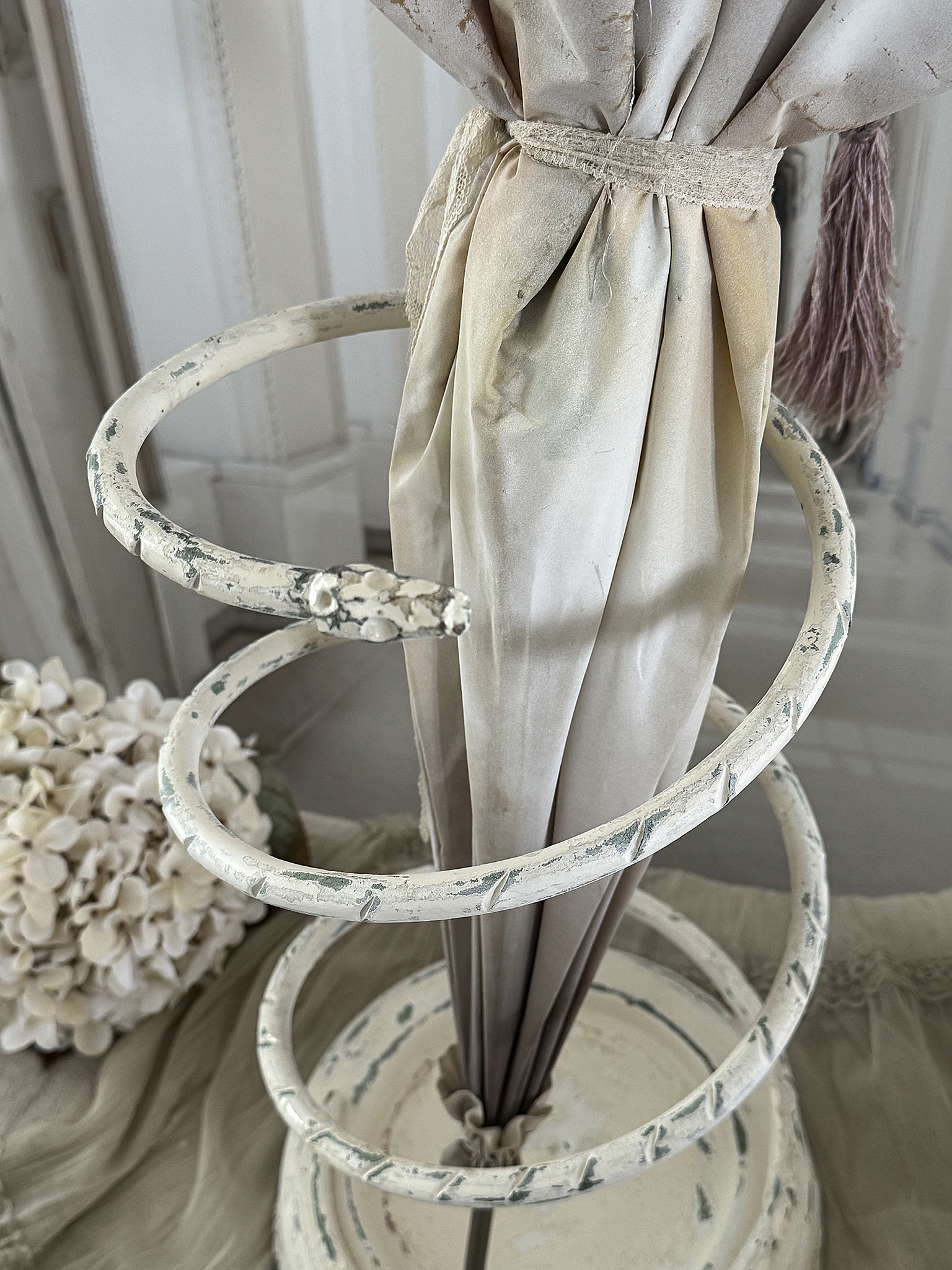 Alter ausgefallener Schirmständer im Shabby-Chic – dekoratives Vintage-Unikat mit Schlange***