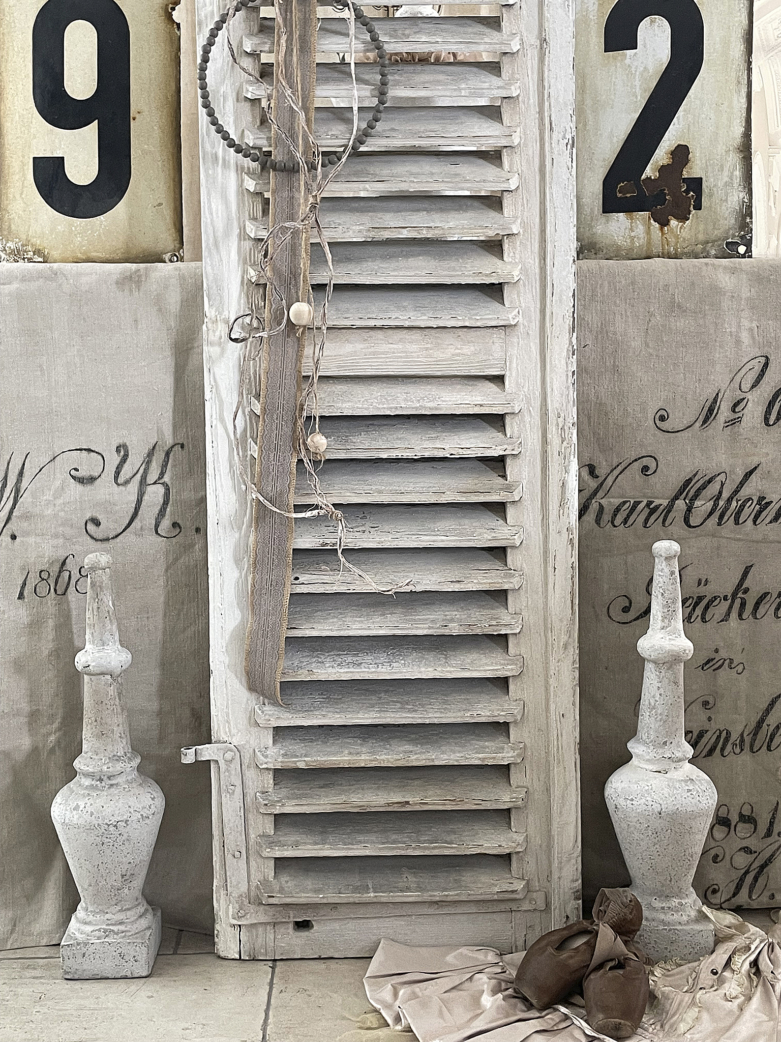 Großer Lamellenfensterladen Shabby-pur 1*** Großer Lamellenfensterladen Shabby-pur 1***