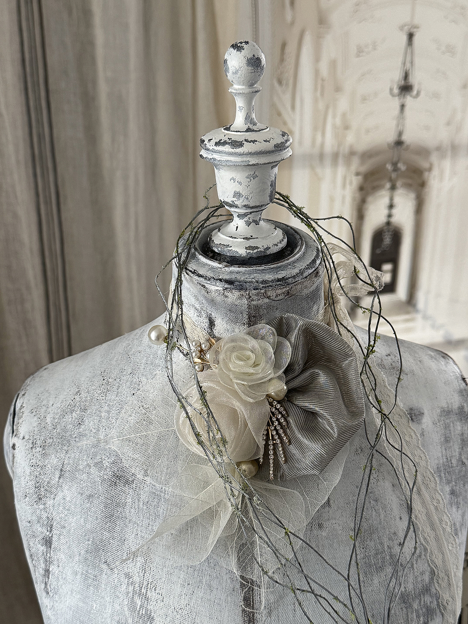 Reserviert! Antiker Schneider-Torso „Zarte Taille“ im romantischen Vintage-Look***