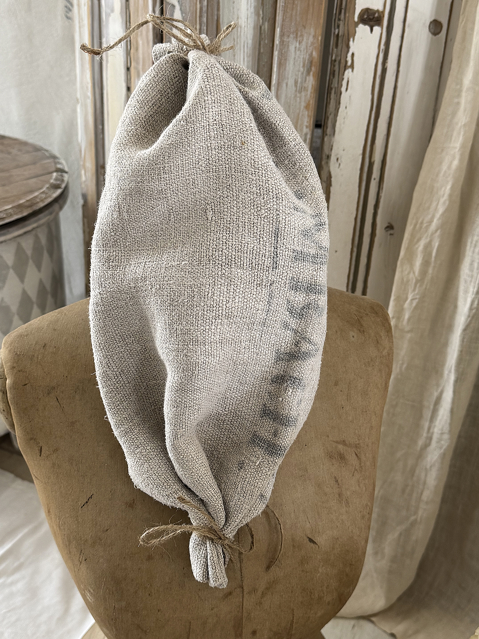 Shabby-Holzherzschale mit Leineneinleger – Romantik in Weiß-Naturtönen*** 