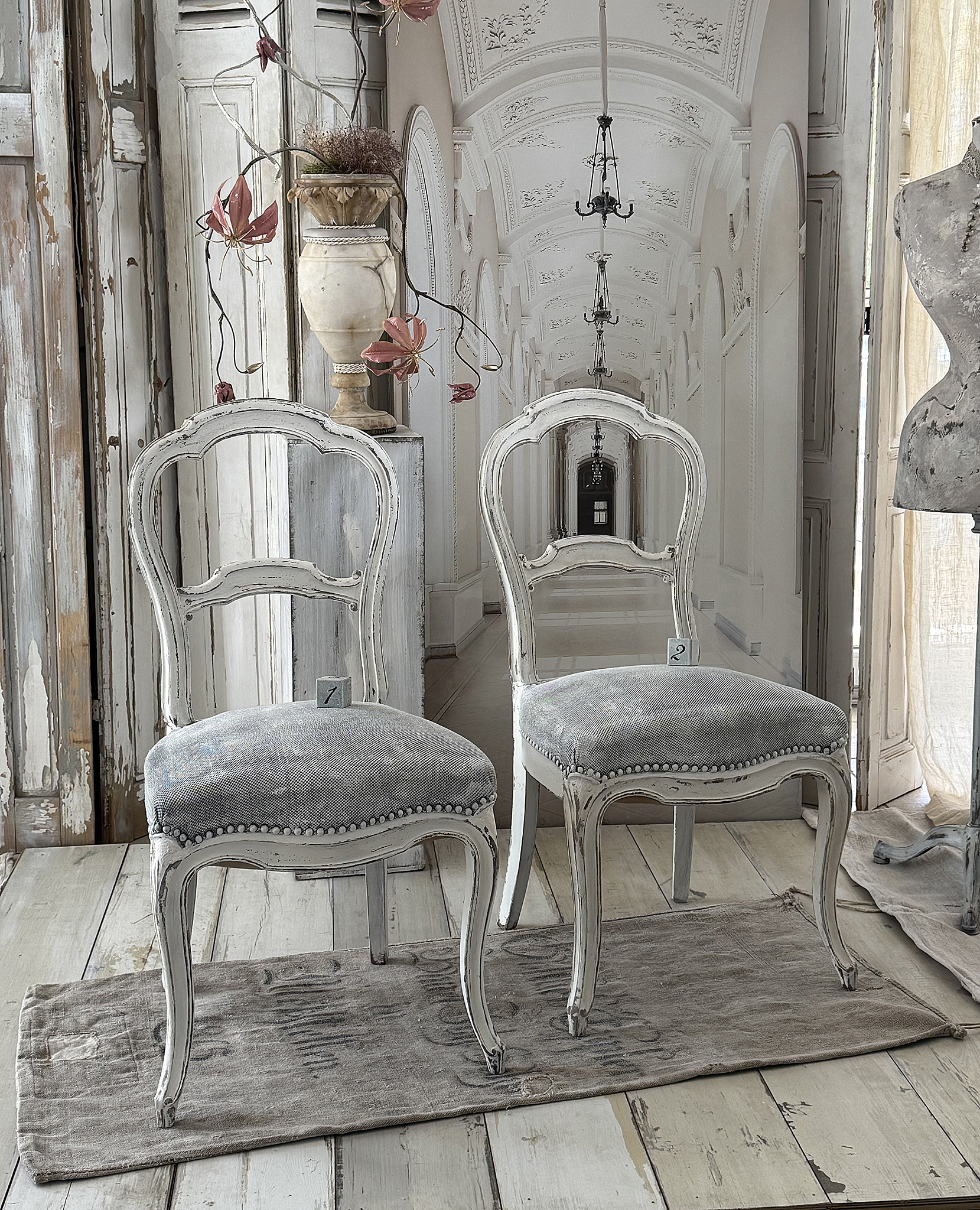 Antike Louis-Philippe-Stühle im authentischen Shabby Chic***