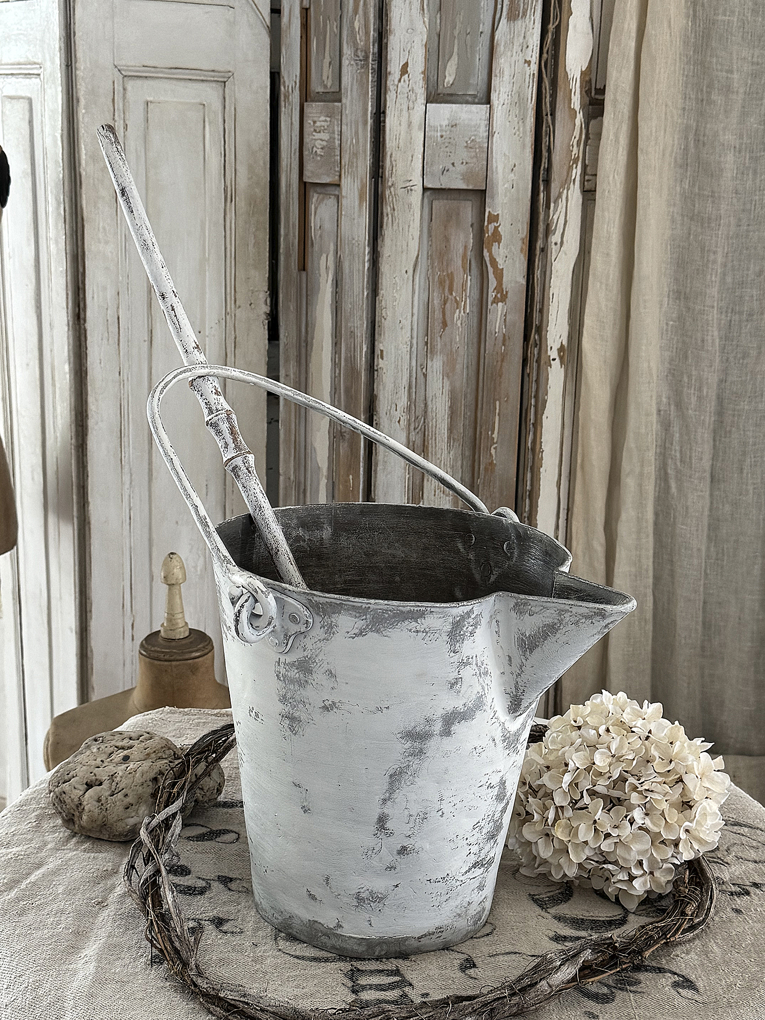 Charmanter Vintage-Aluminiumeimer mit großem Ausguss im Shabby-Stil/10L***