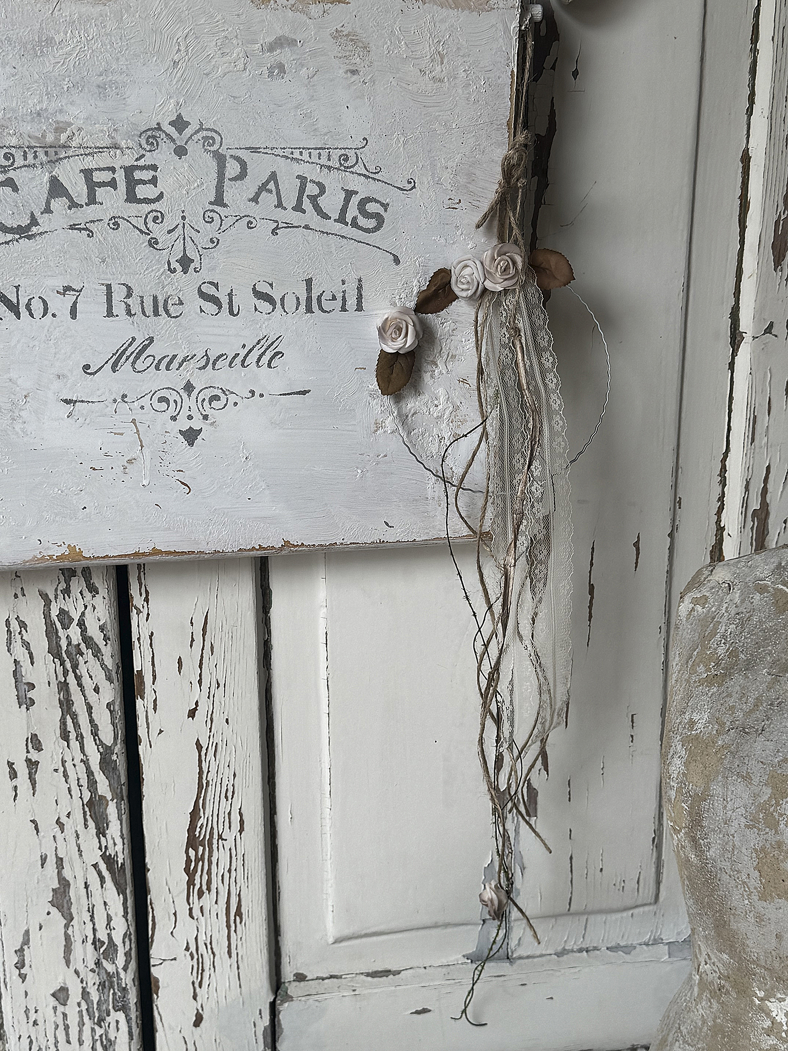 Bild „Cafe Paris“ mit charmanten Begleitern – französischer Vintage-Zauber***