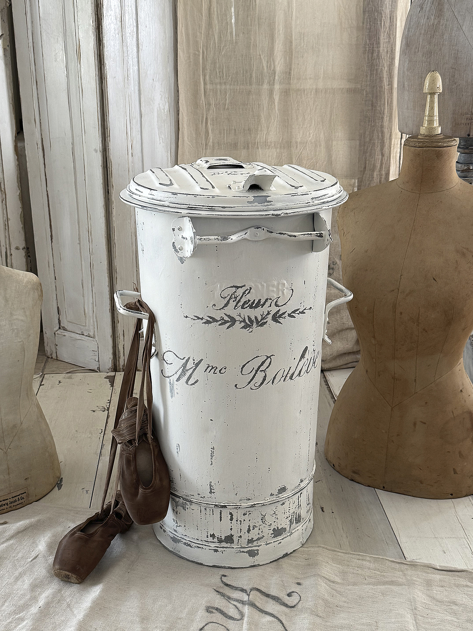  Alte große Zinkmülltonne Fleura***