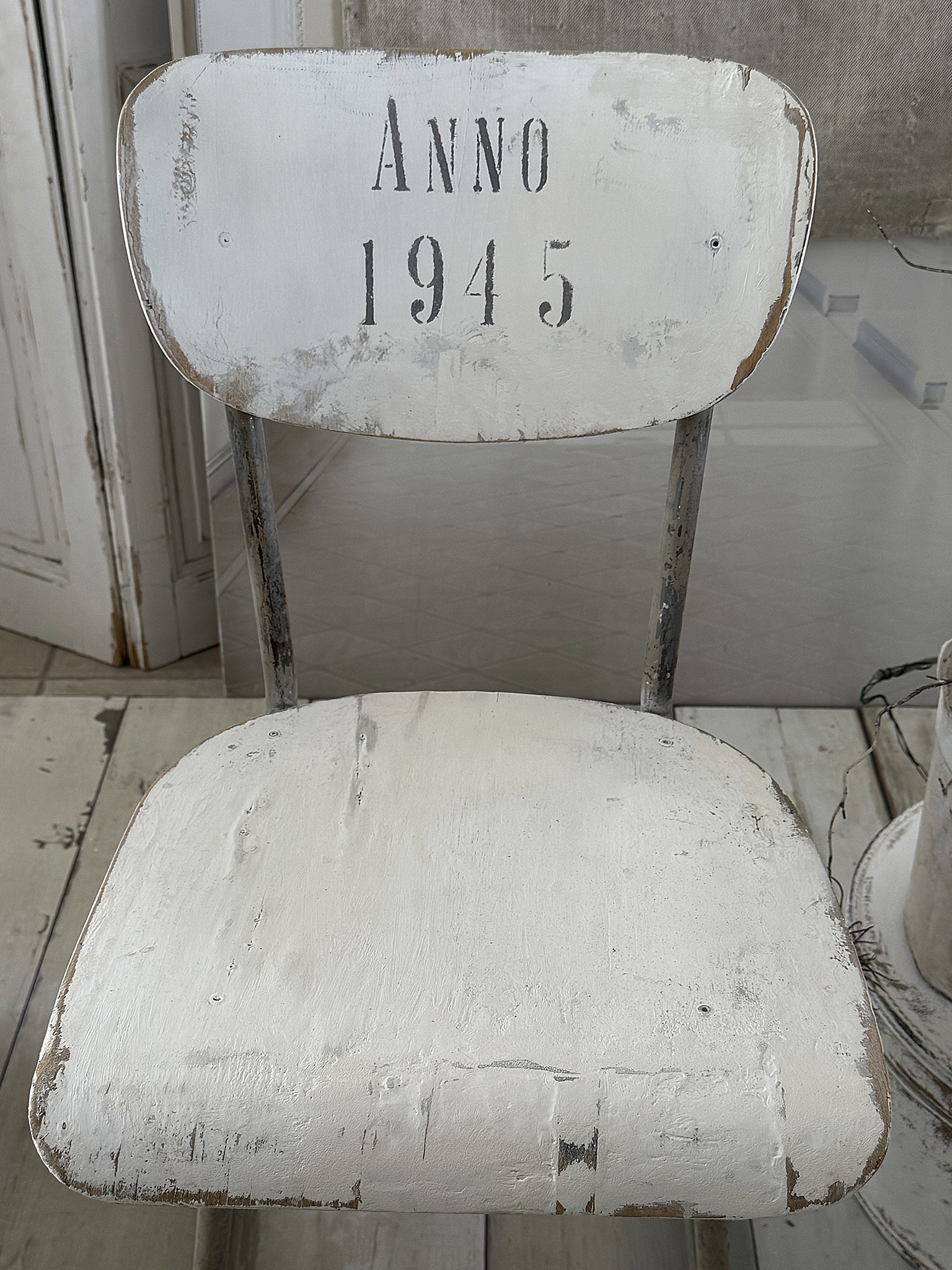 Alter Werkstattstuhl im Shabby Chic mit charmantem Vintage-Flair***
