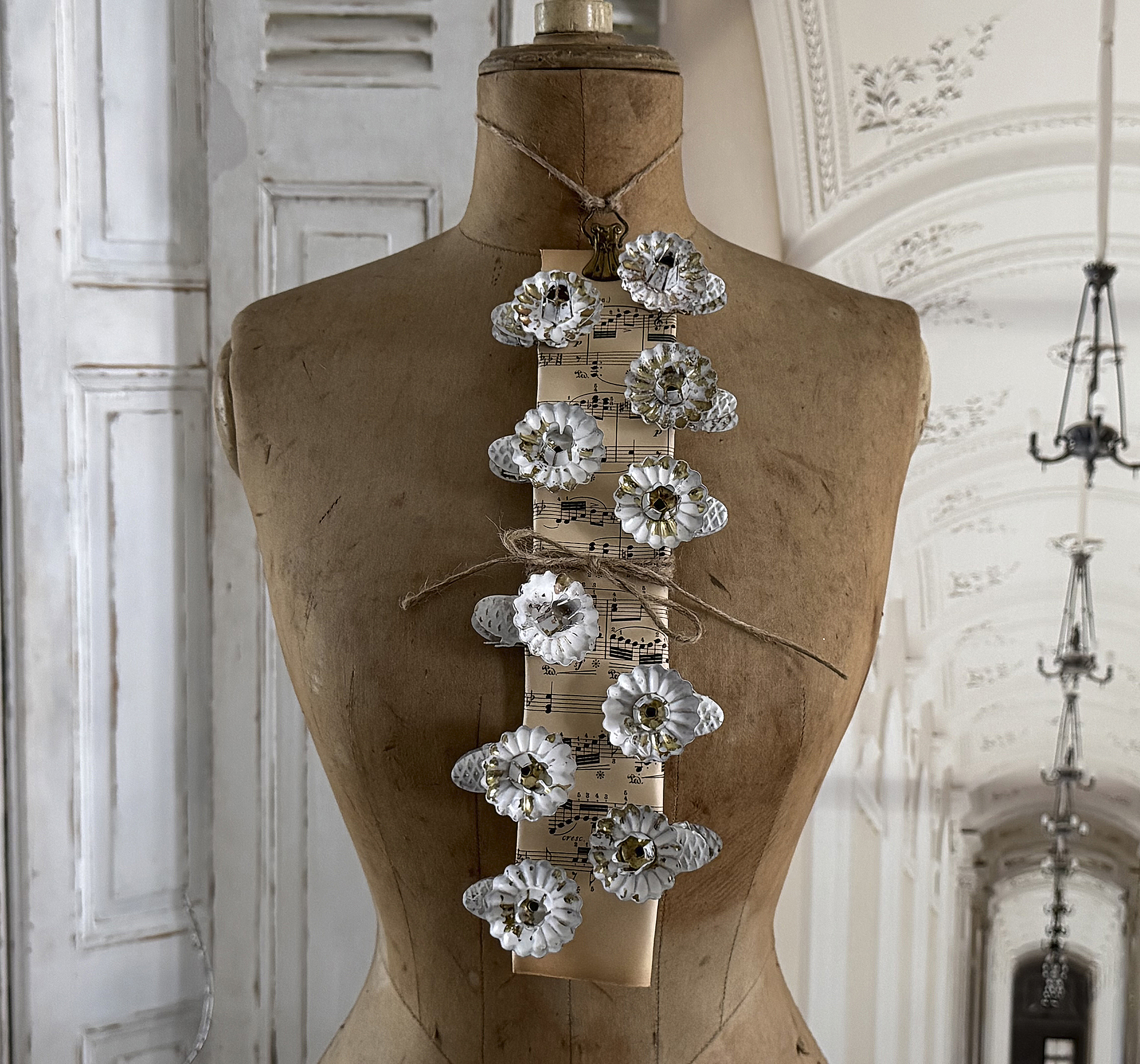 Zehn uralte Kerzenclips antike Baumkerzenhalter im Shabby-Kleid ***