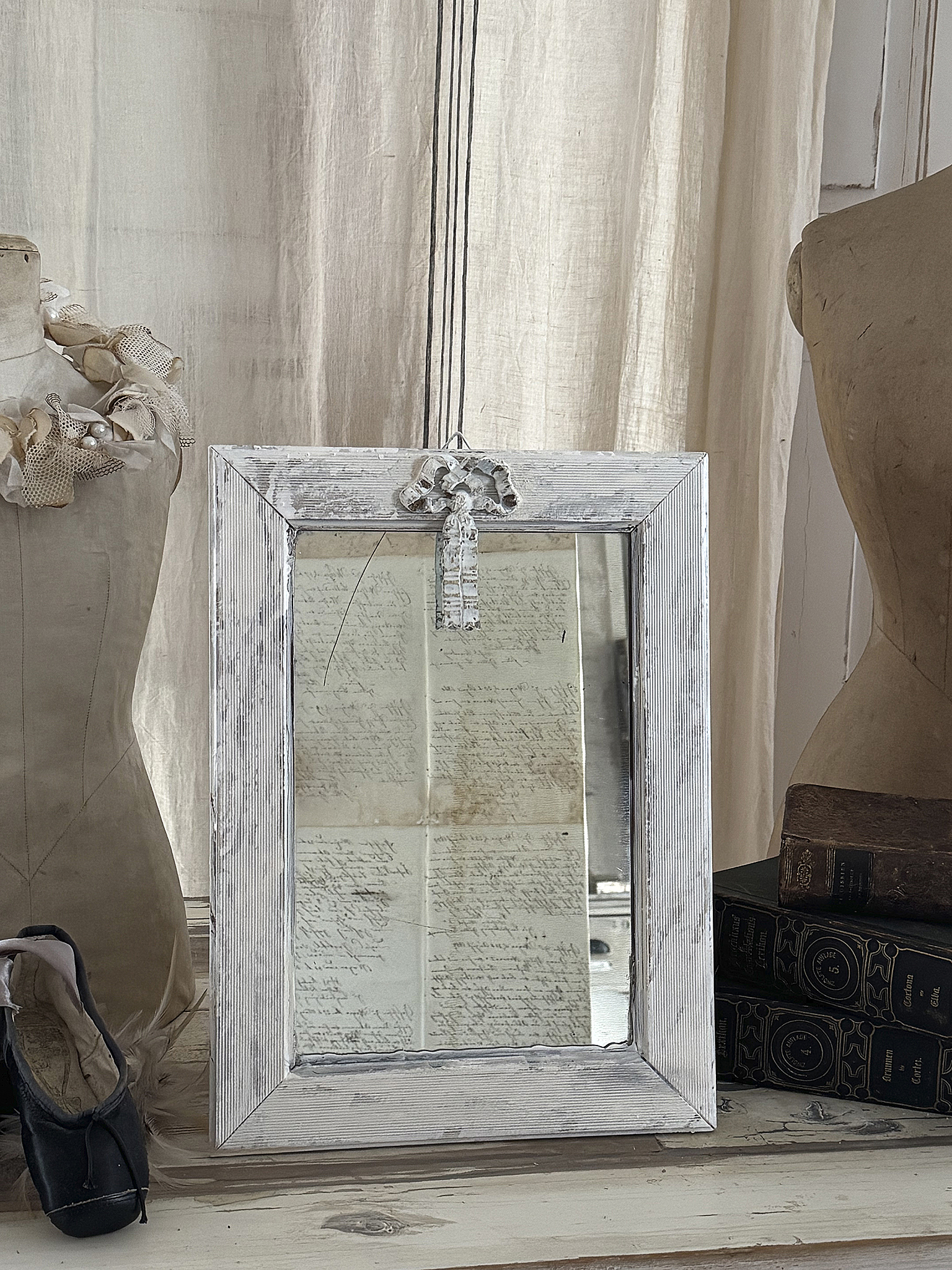  Kleiner antiker Wandspiegel ***