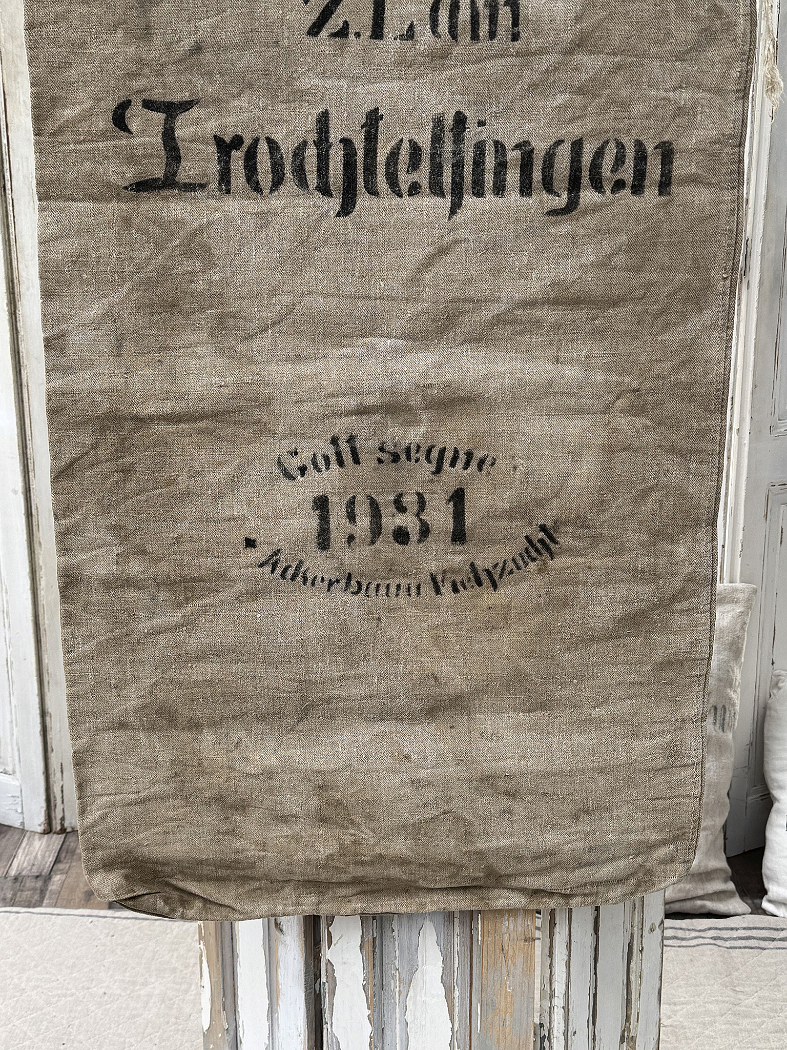 Vintage Leinenstoff mit Aufdruck 1931 Antiker Leinenstoff mit schwarzem Druck, 1931, Z. L. von Trodtlfingen