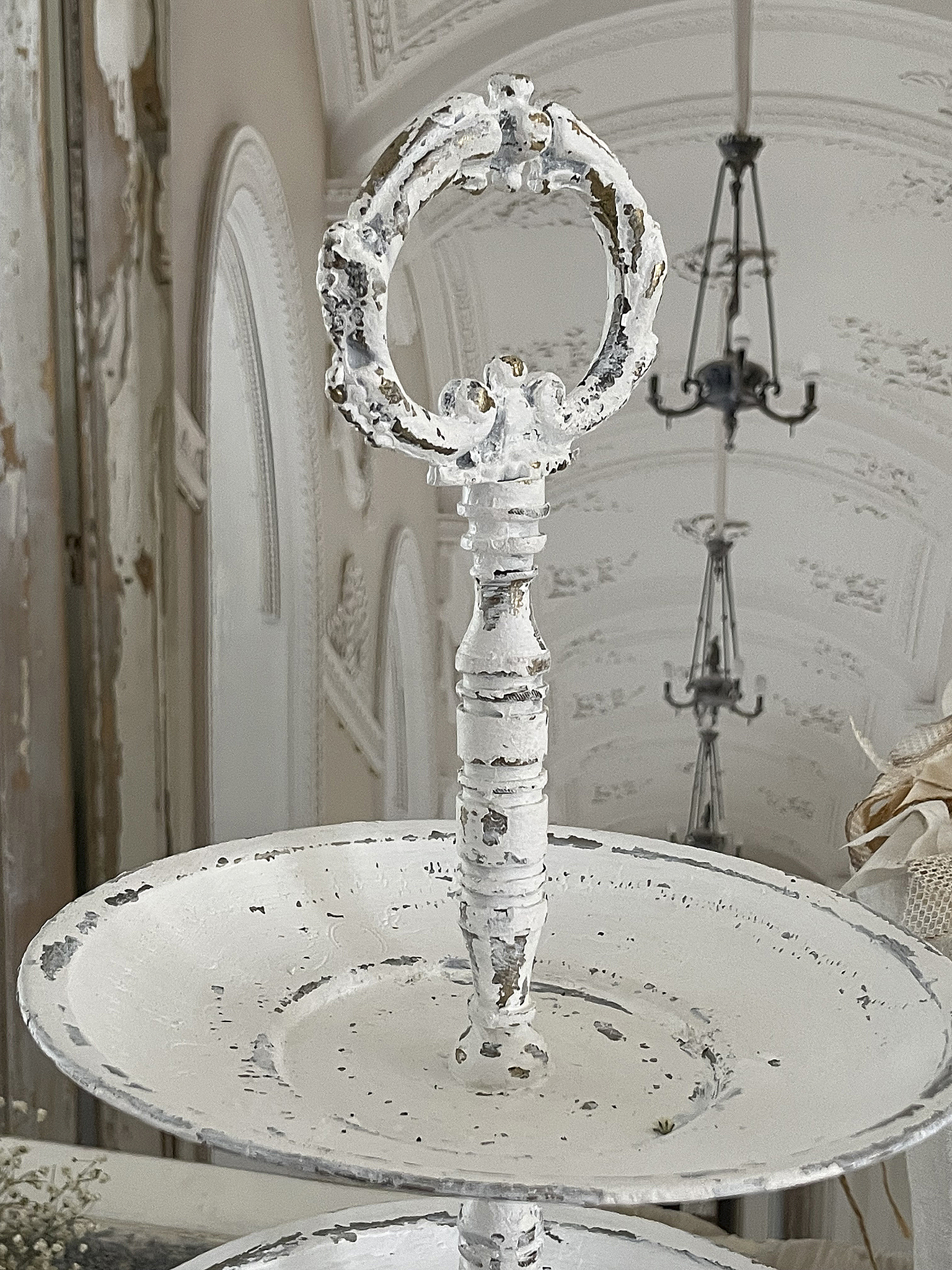 Alte Etagere im Shabbykleid*** Alte Etagere im Shabbykleid***