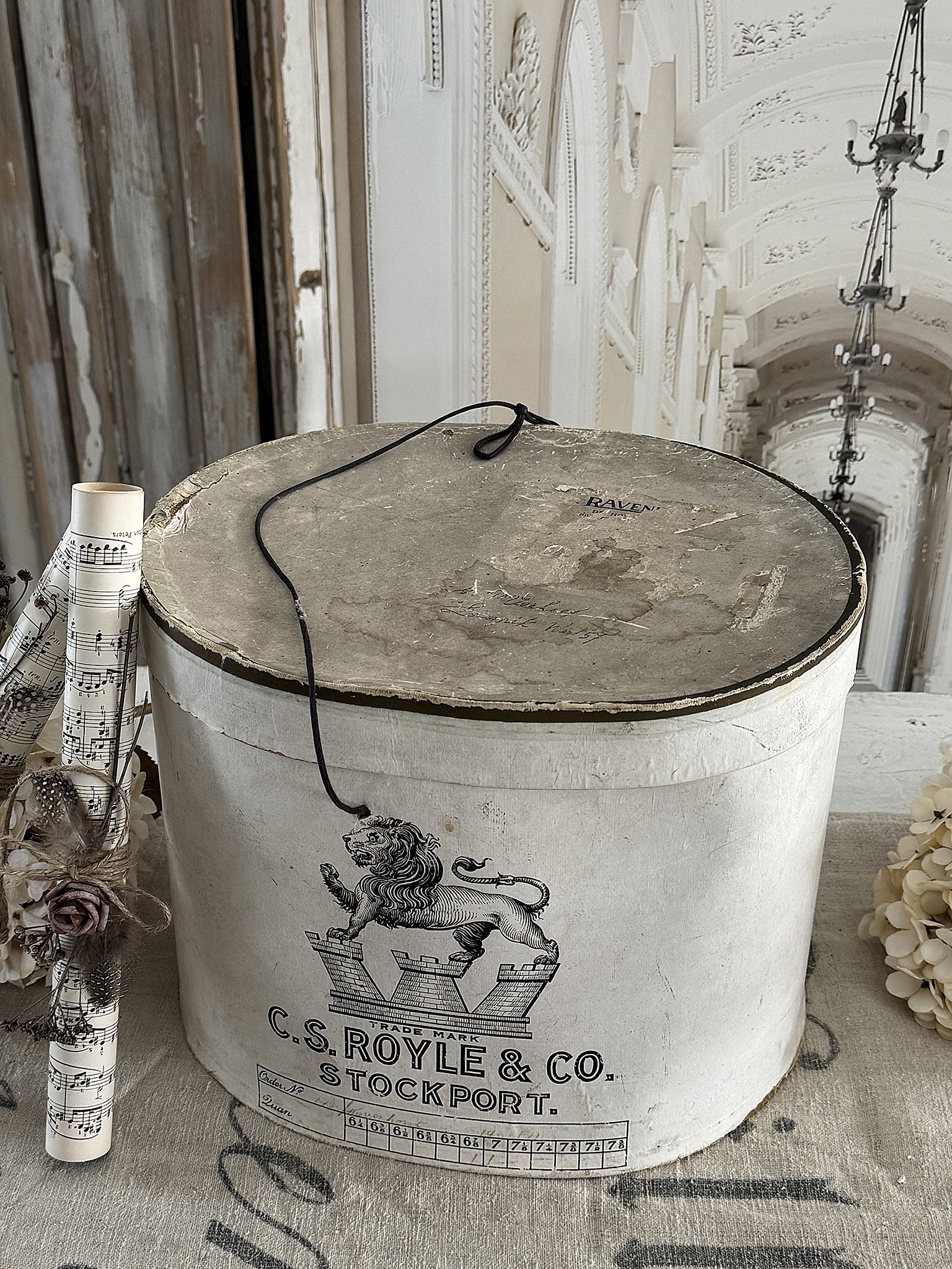 Antike englische Hutschachtel „C.S. Royle & Co., Stockport“***