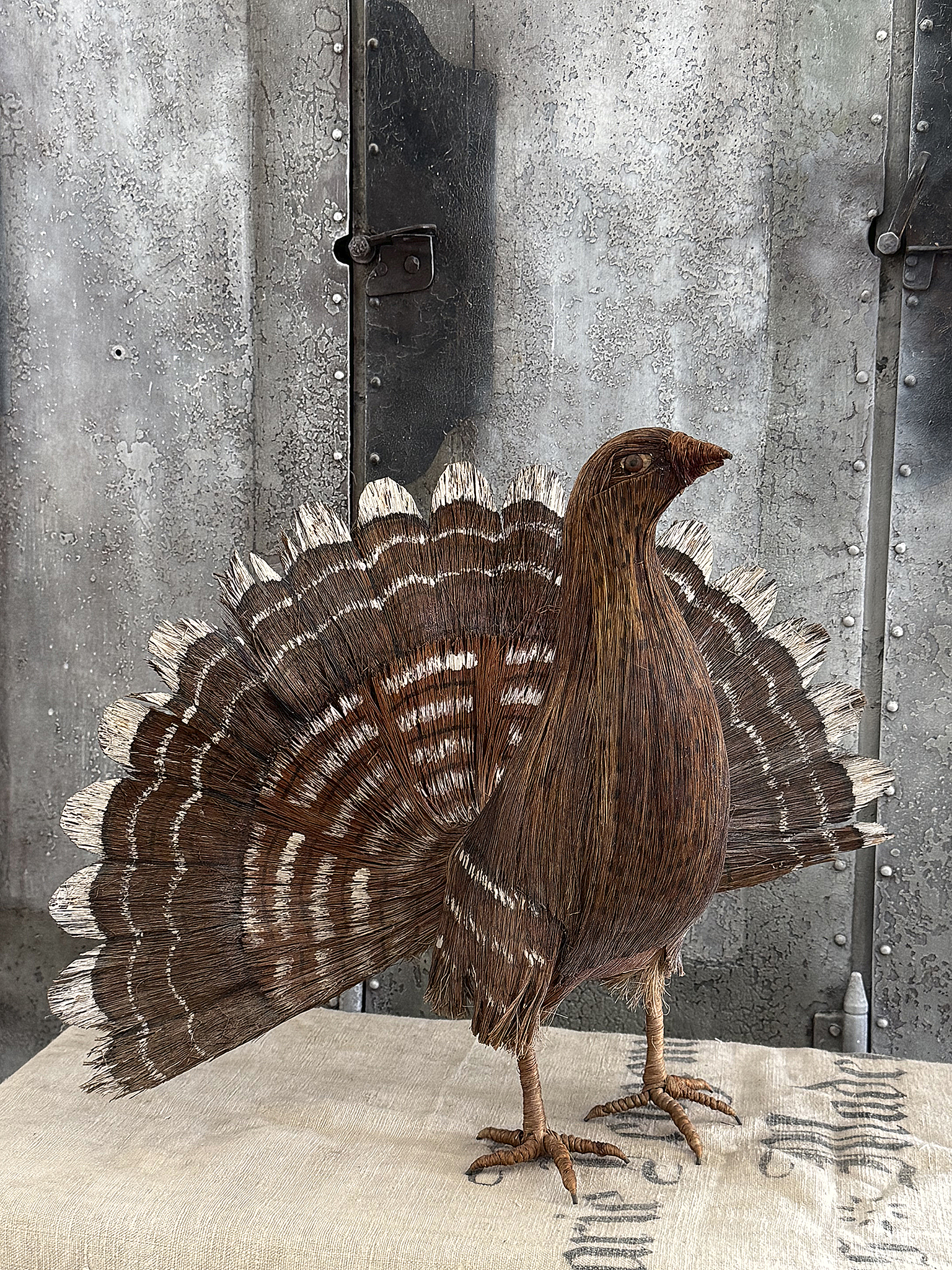 Vintage-Truthahn aus Naturästen – detailreiche Vogelskulptur mit natürlichem Charme***