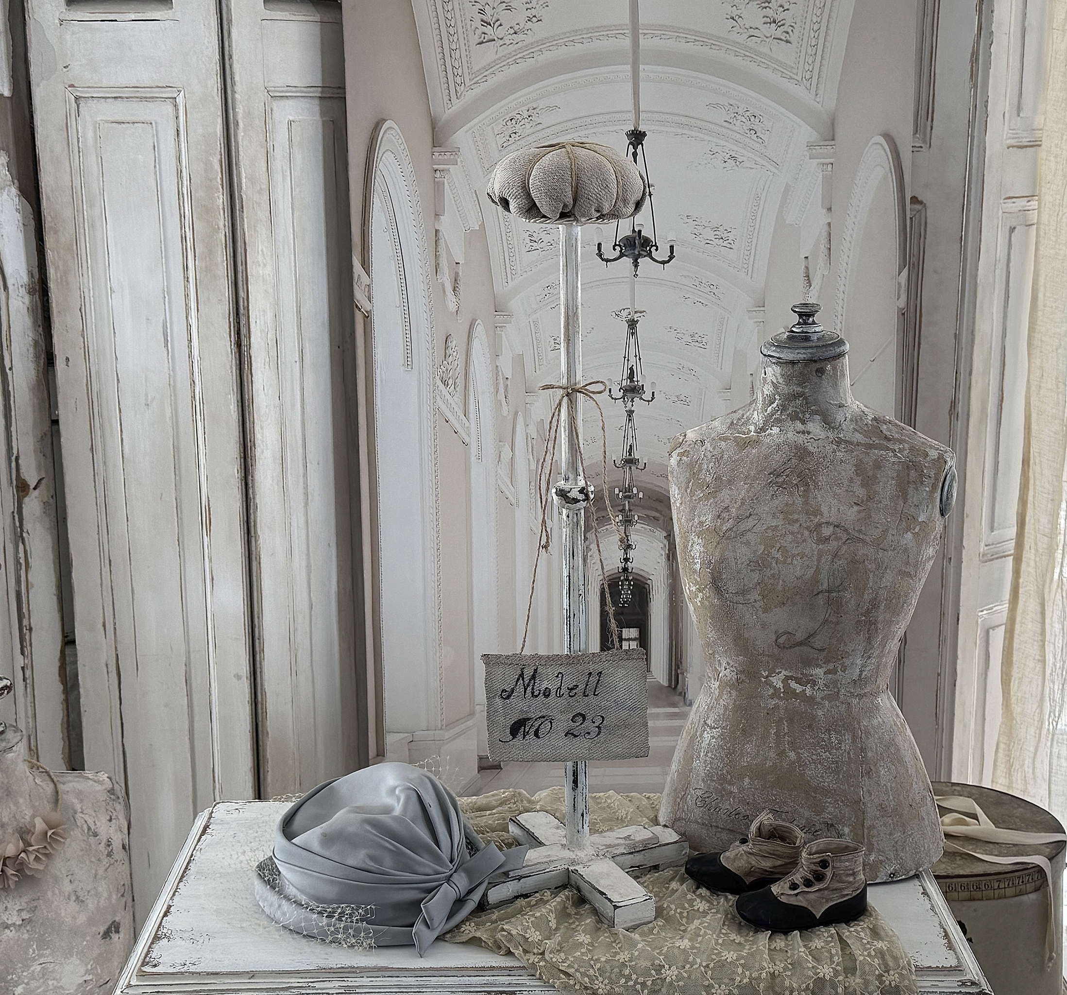 Alter Hutständer aus Holz mit Leinenpolster – Shabby Chic – Vintage – Nostalgischer Charme***