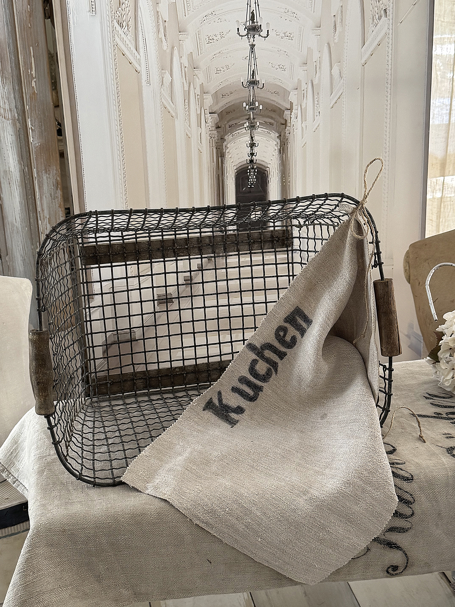  Alter Eisenkorb mit Leinen***