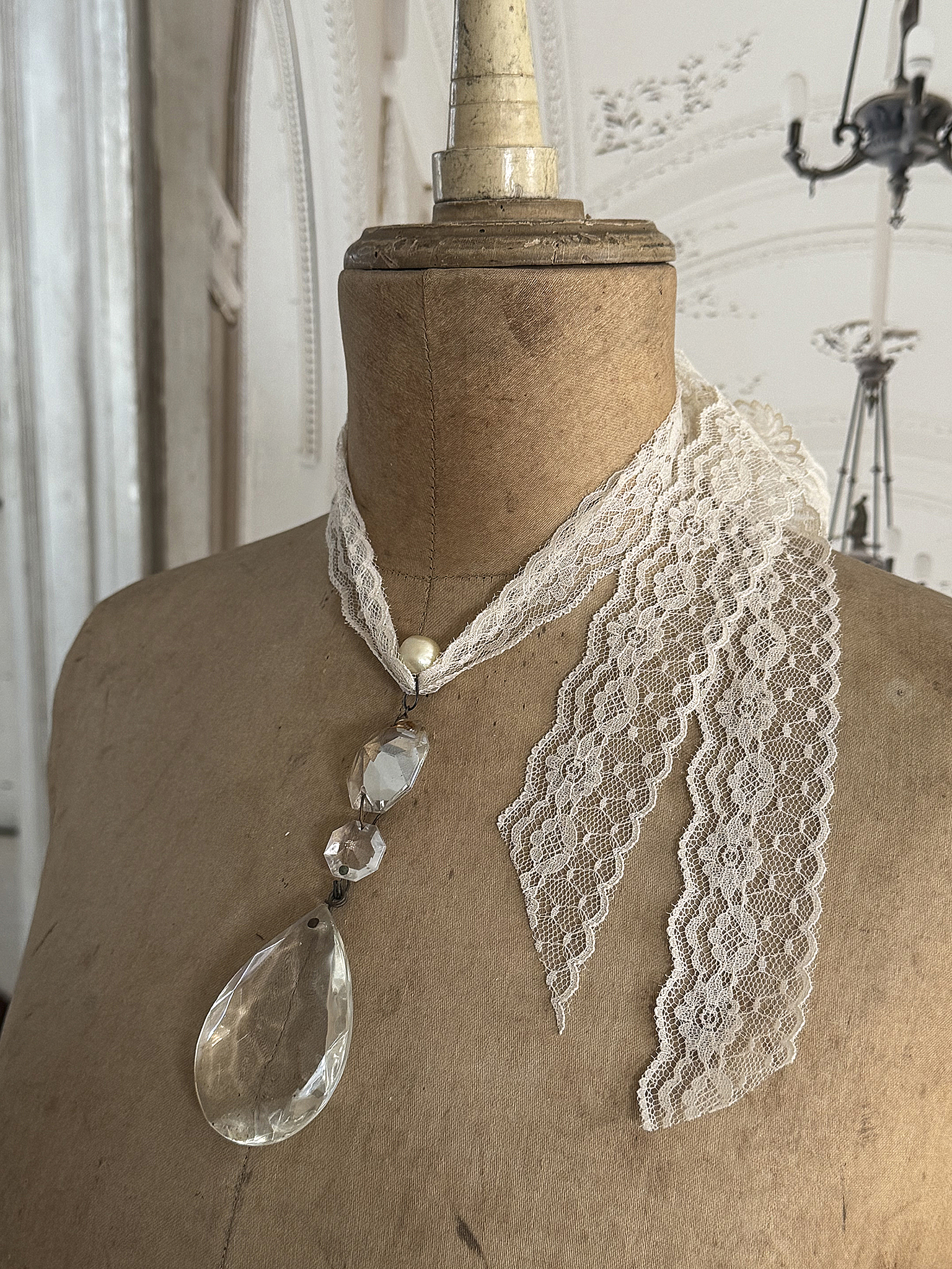 Collier für eine Schneiderpuppe Brocante***