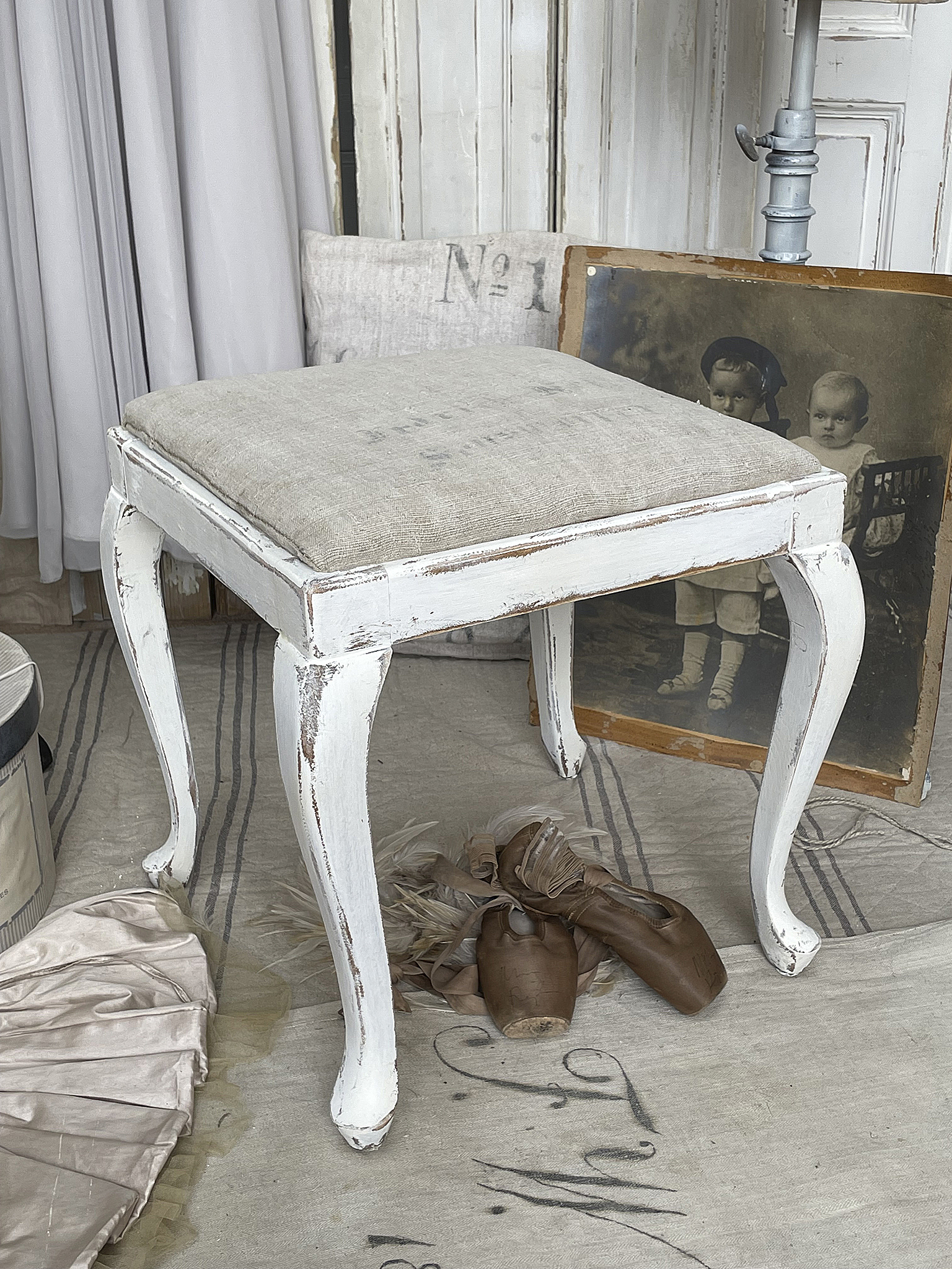 Alter wertiger Chippendale Hocker 2***