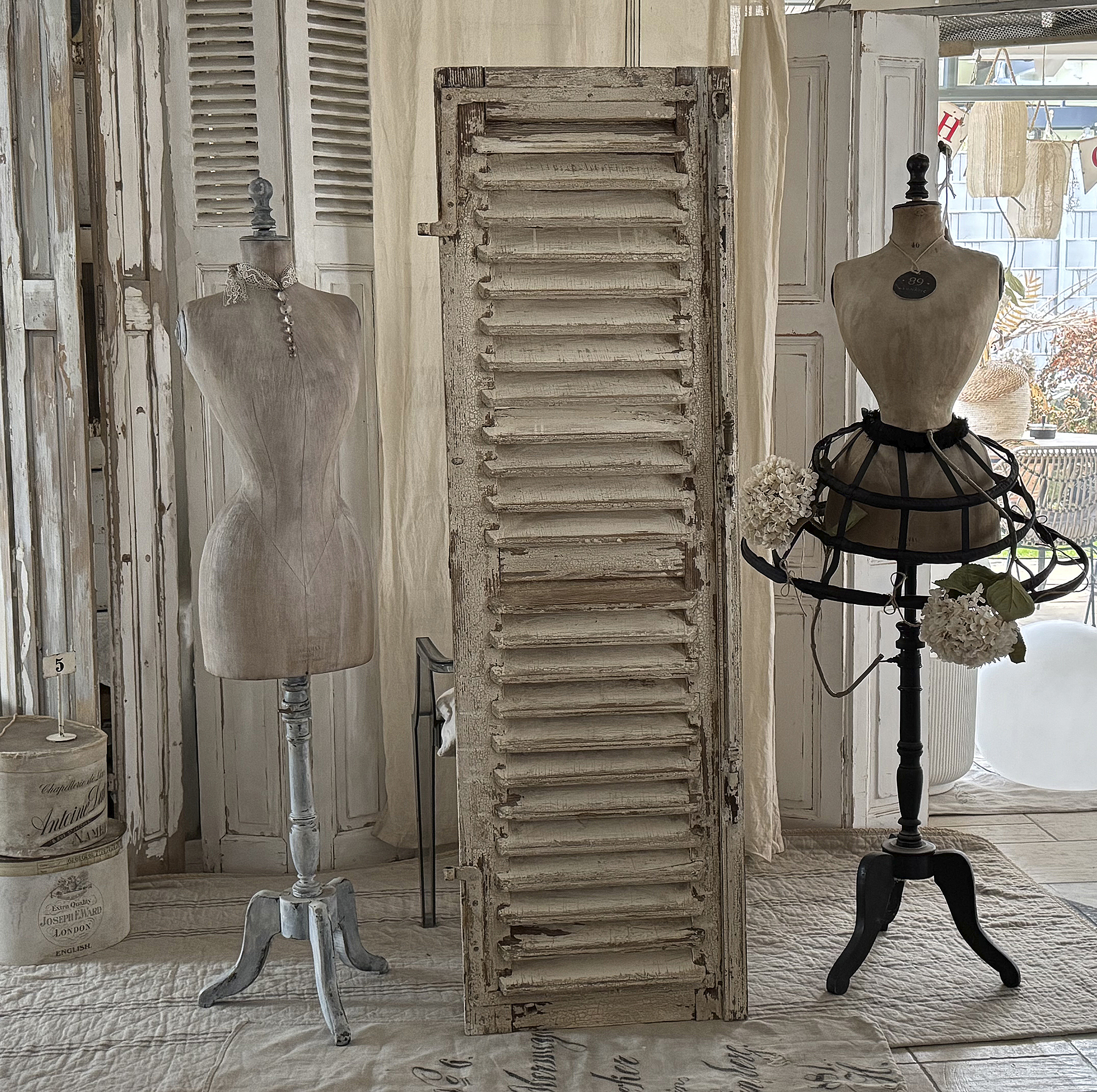 Großer antiker Lamellenladen mit Hebelgriff***