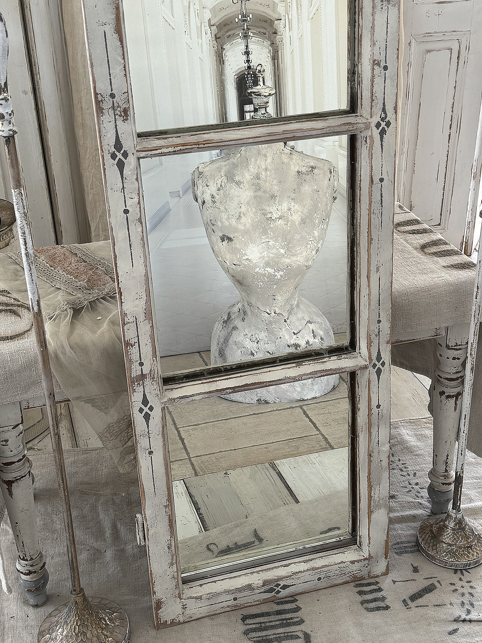 Altes Sprossenfenster als Spiegel – Shabby Chic****