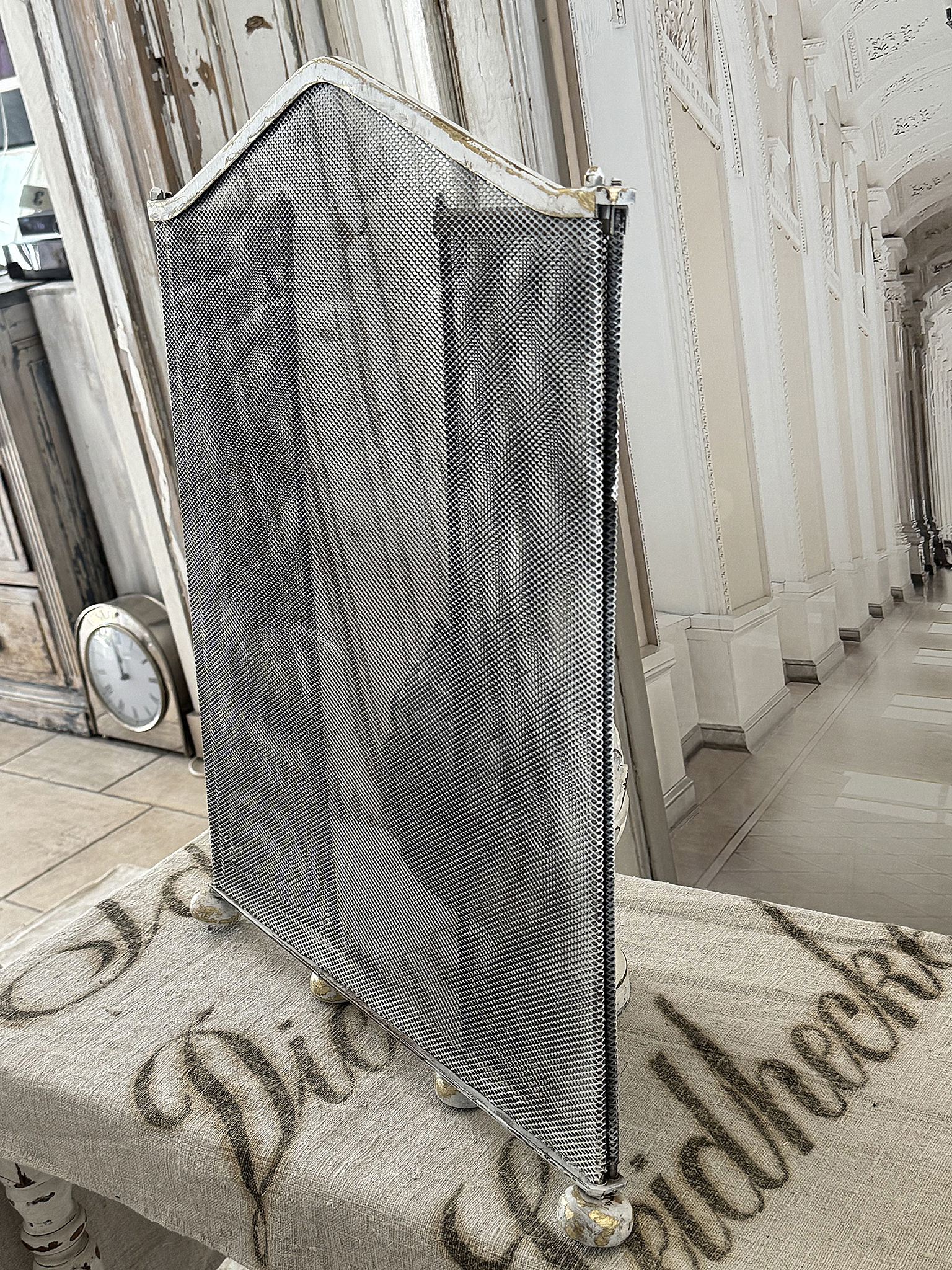 Antiker Kaminschutz aus Eisen und Messing im Shabby Chic***