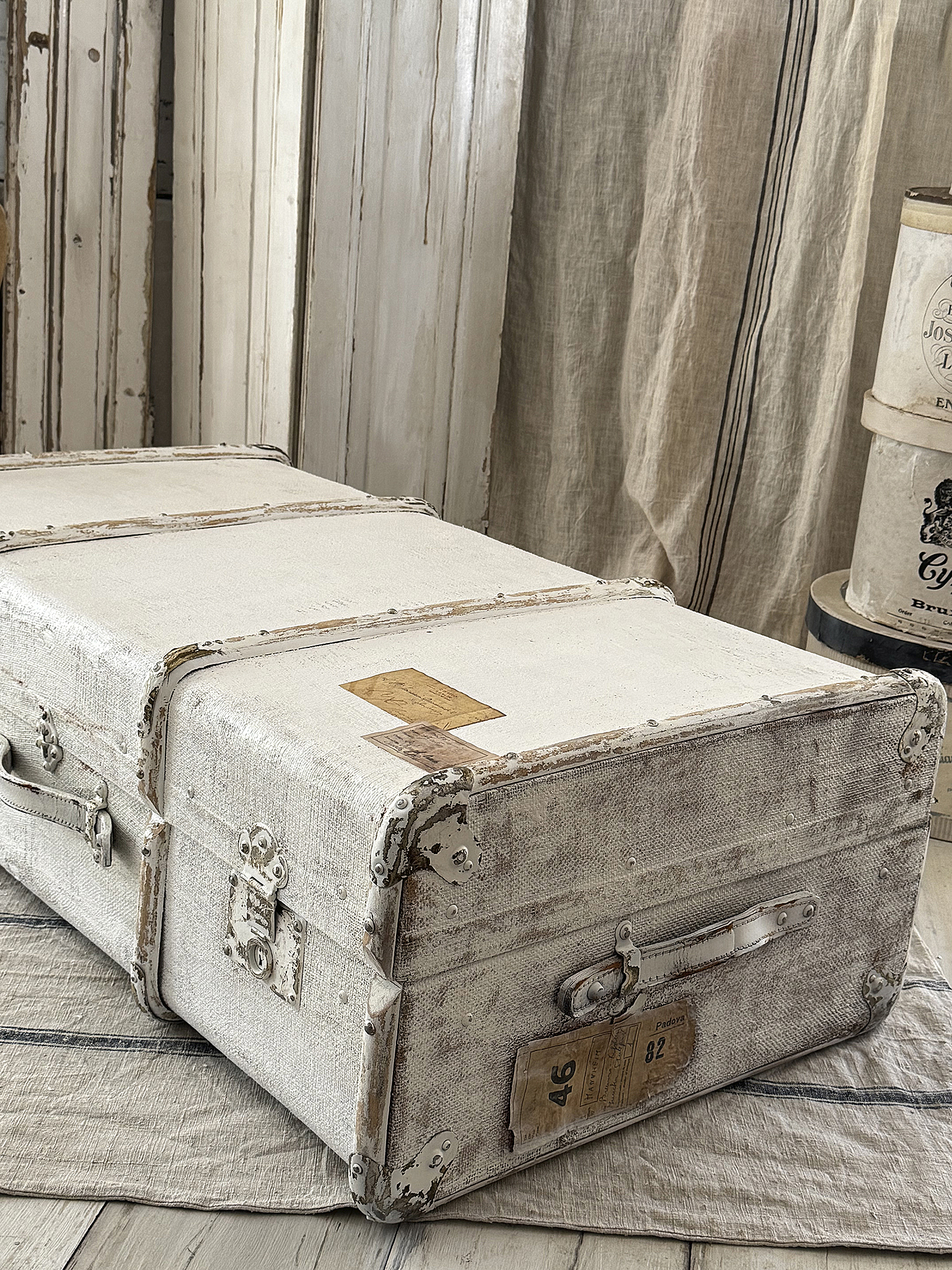 Wunderschöner nostalgischer Überseekoffer mit Holzstreben – Shabby Chic***